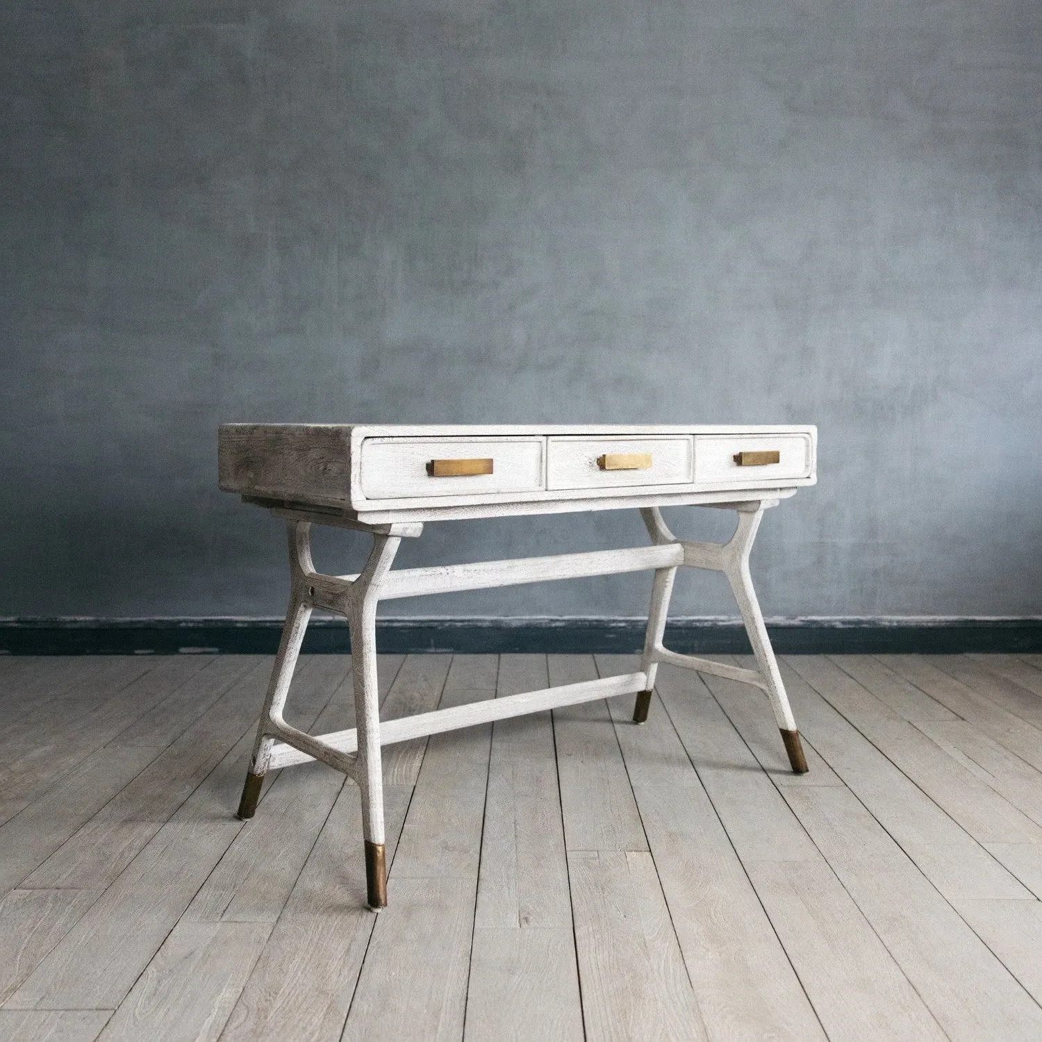 Sandblasted Nordic Desk - Mango Wood
