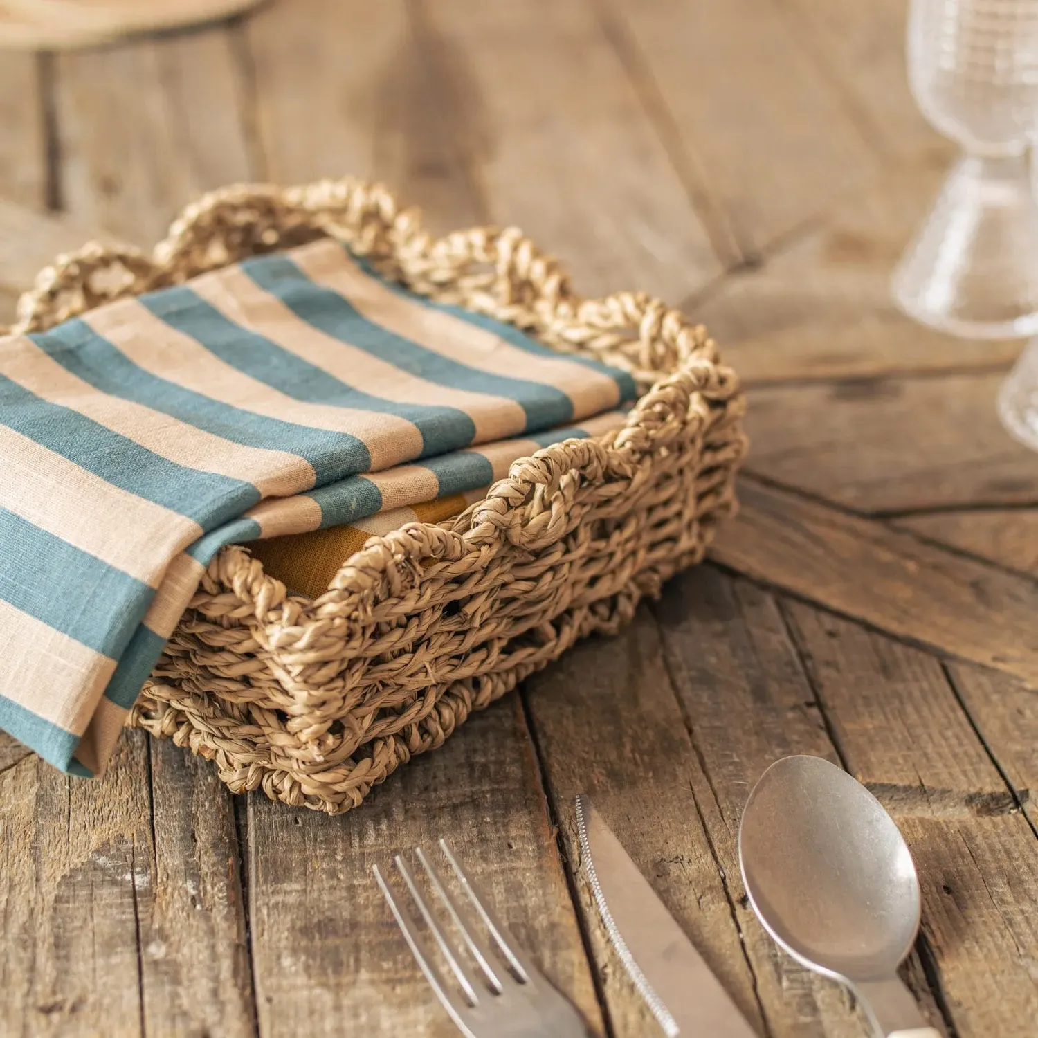 Scallop Edged Seagrass Napkin Holder - Seagrass
