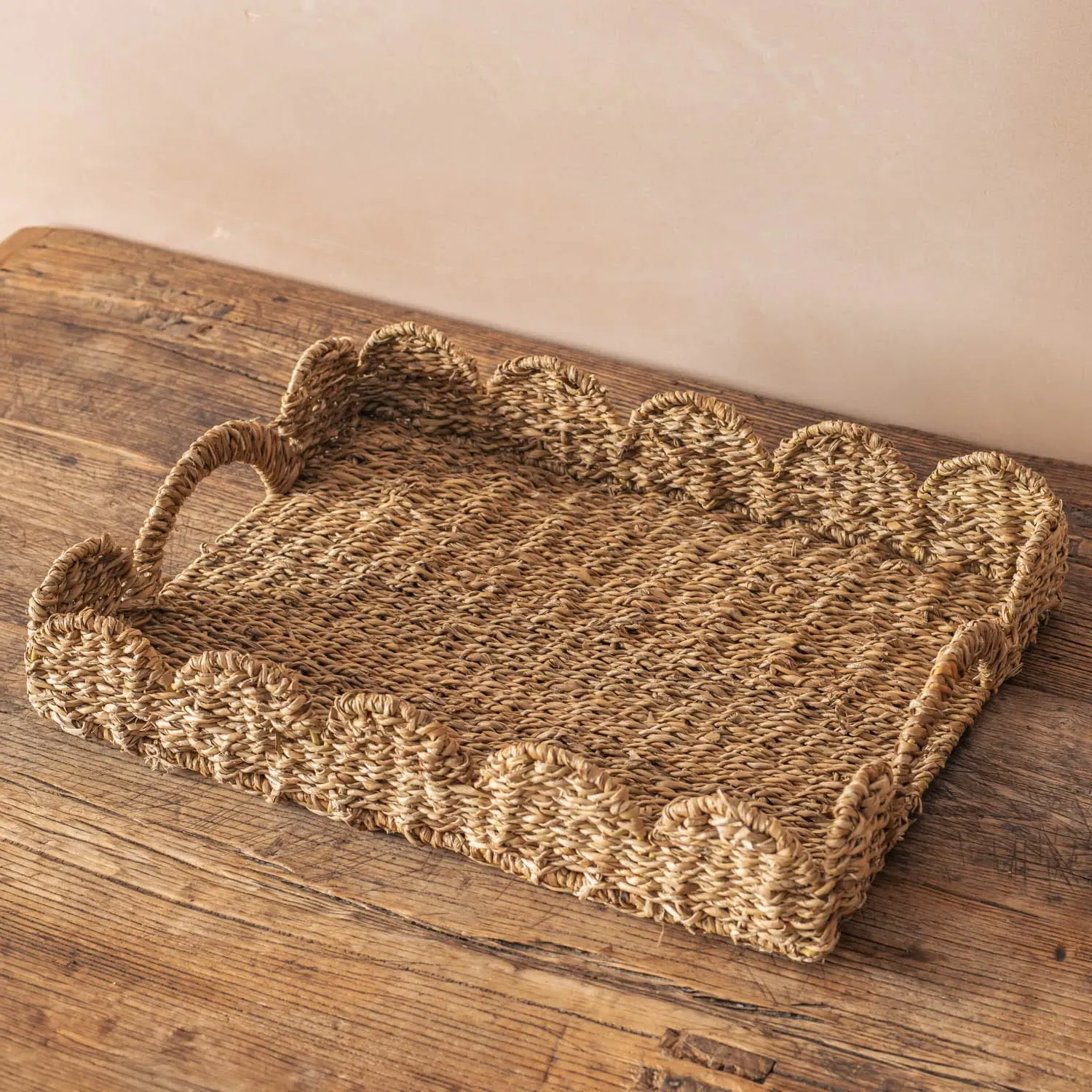 Scallop Edged Seagrass Tray - Seagrass