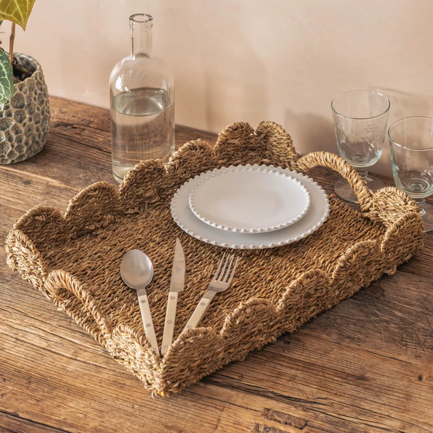 Scallop Edged Seagrass Tray - Seagrass