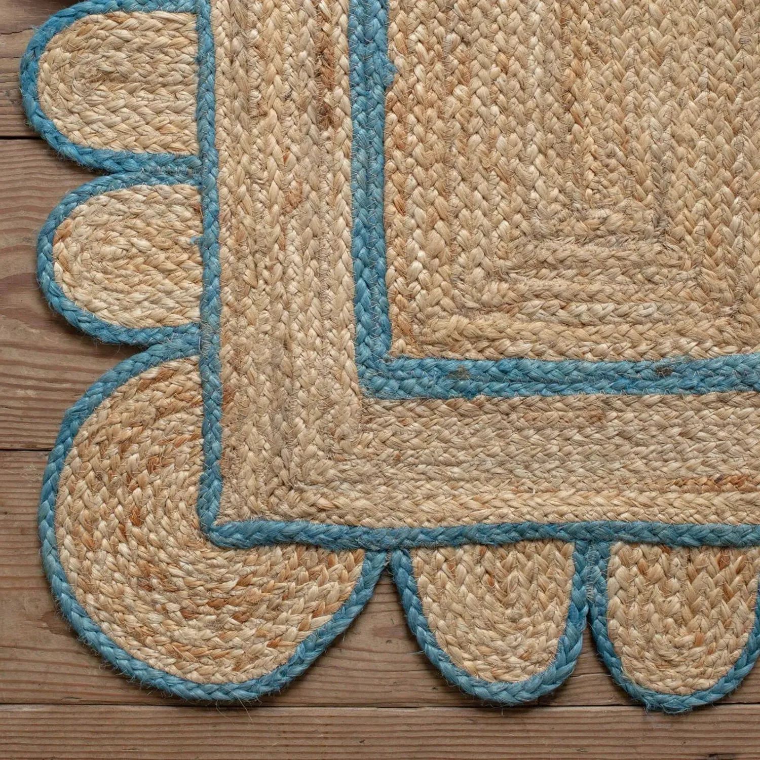 Scalloped Jute Rug - Blue