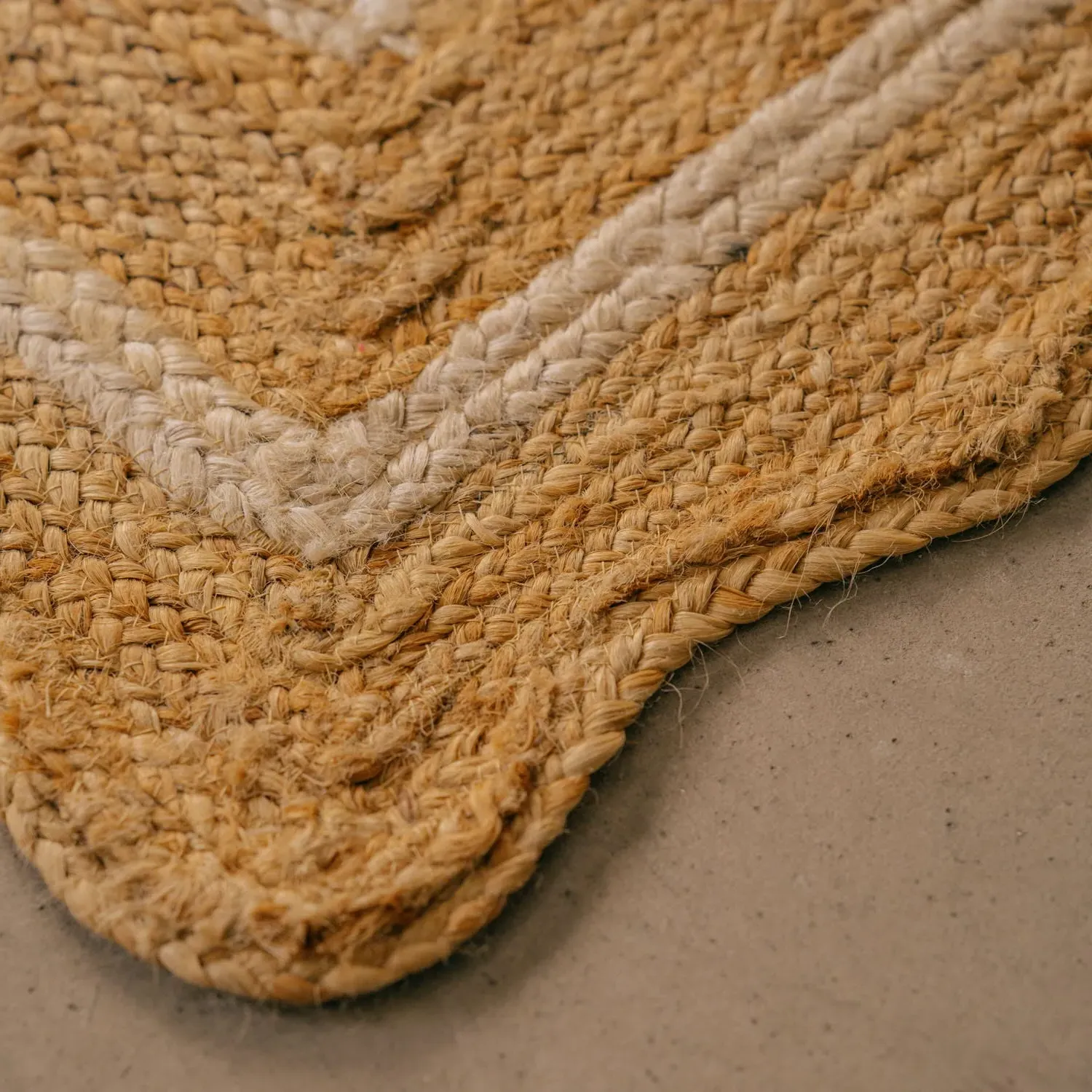 Scalloped Jute Rug - Natural, White