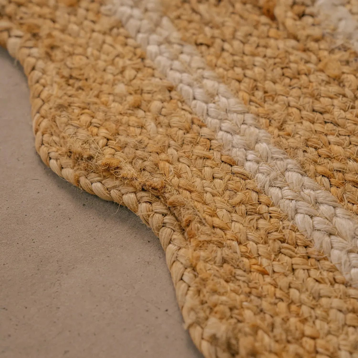 Scalloped Jute Rug - Natural, White