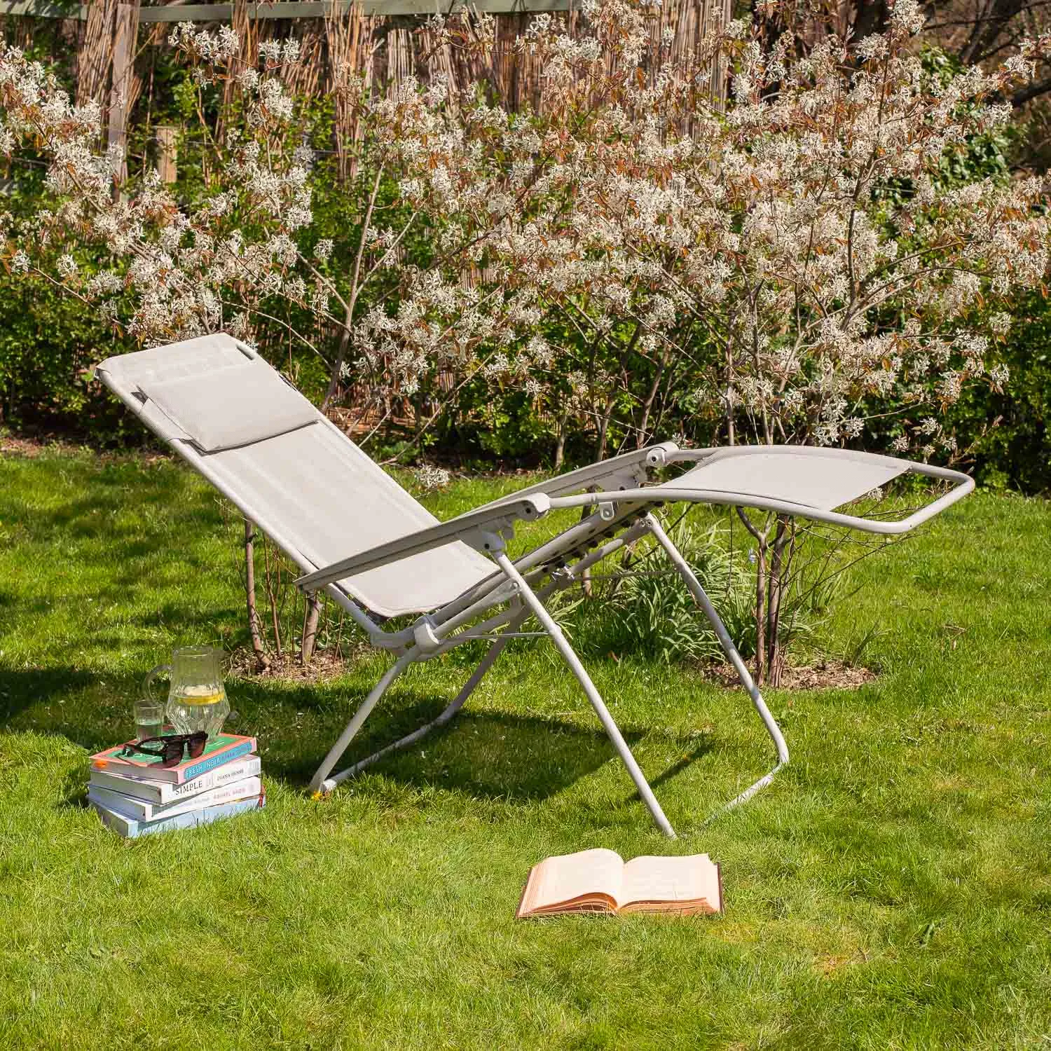 Seigle Reclining Garden Chair - White
