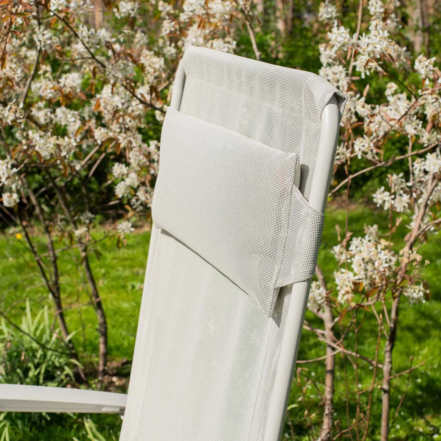 Seigle Reclining Garden Chair - White