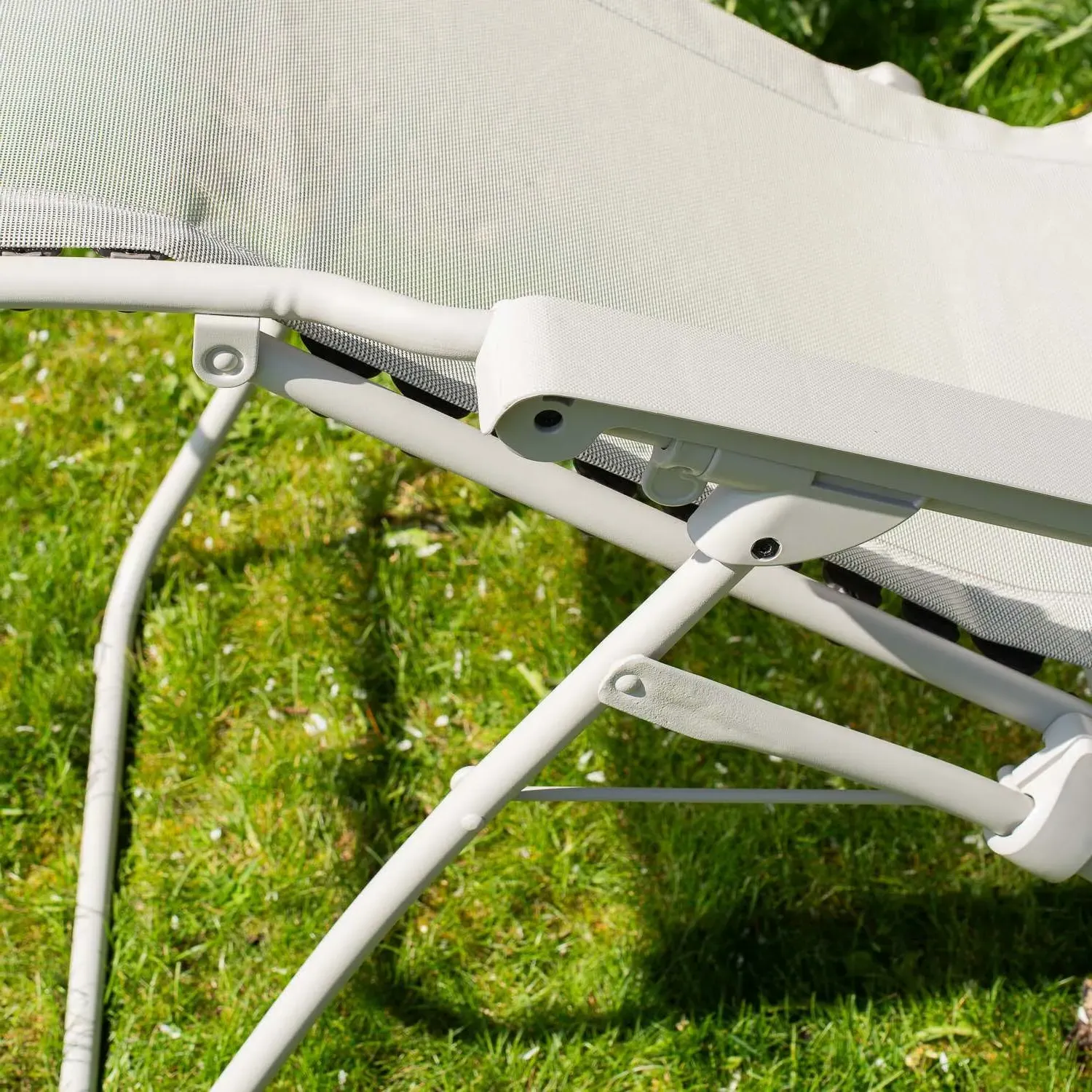 Seigle Reclining Garden Chair - White