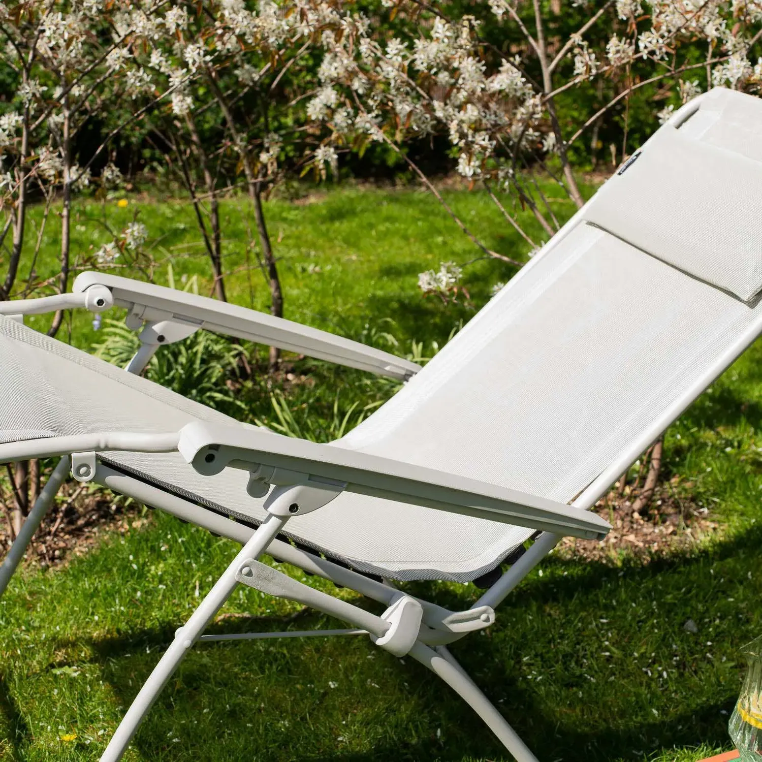 Seigle Reclining Garden Chair - White