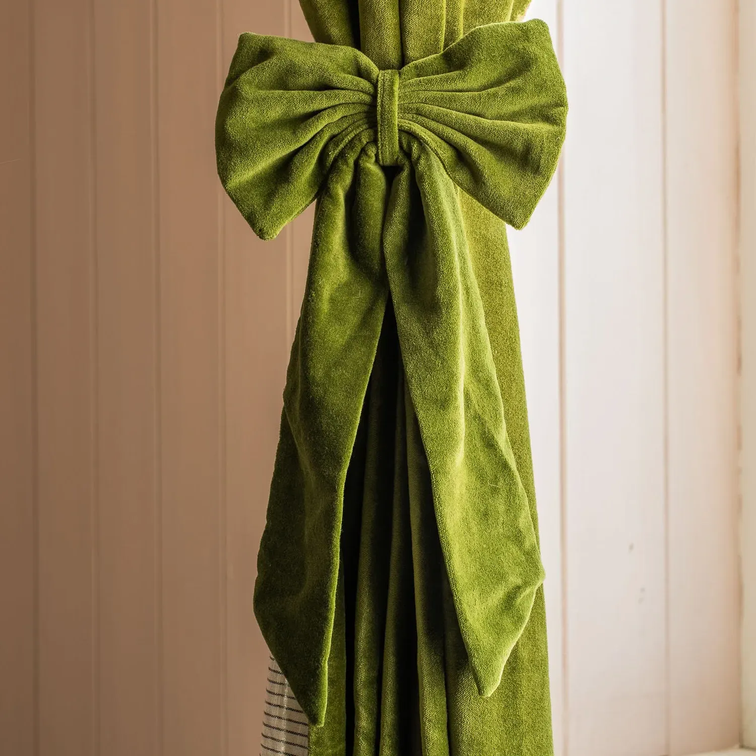 Set of Two Curtain Tie Backs - Avocado, Velvet image