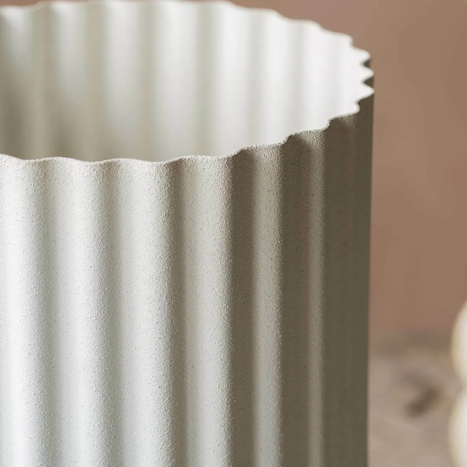 Small Ardales Fluted Table Lamp - Iron