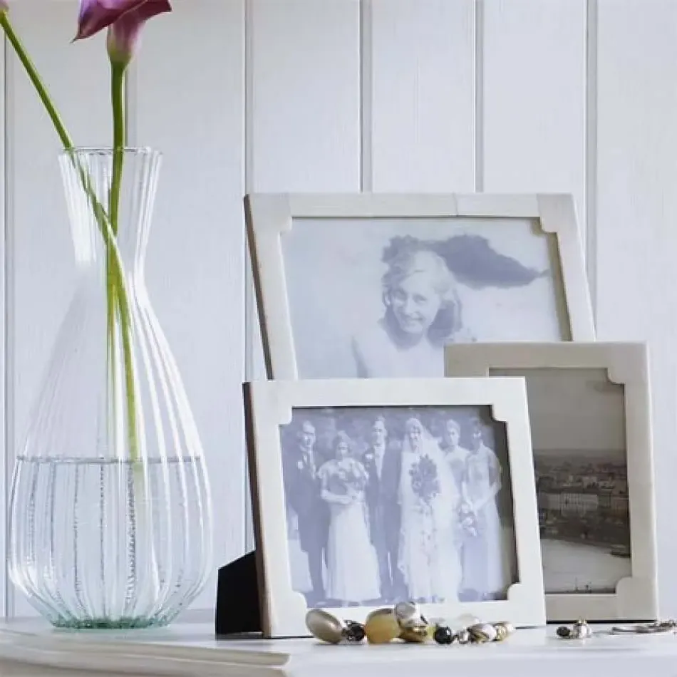 Small Fine Bone Photo Frame - White image