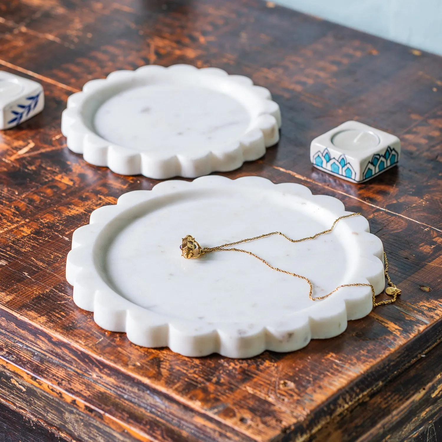 Small Round Scalloped Tray - White, Marble