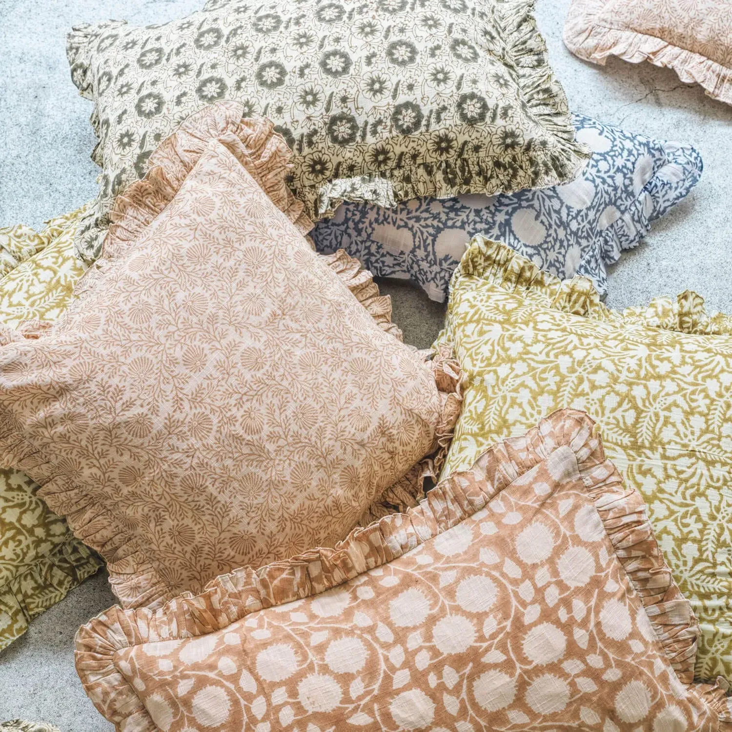 Square Fleur Cushion - Cotton