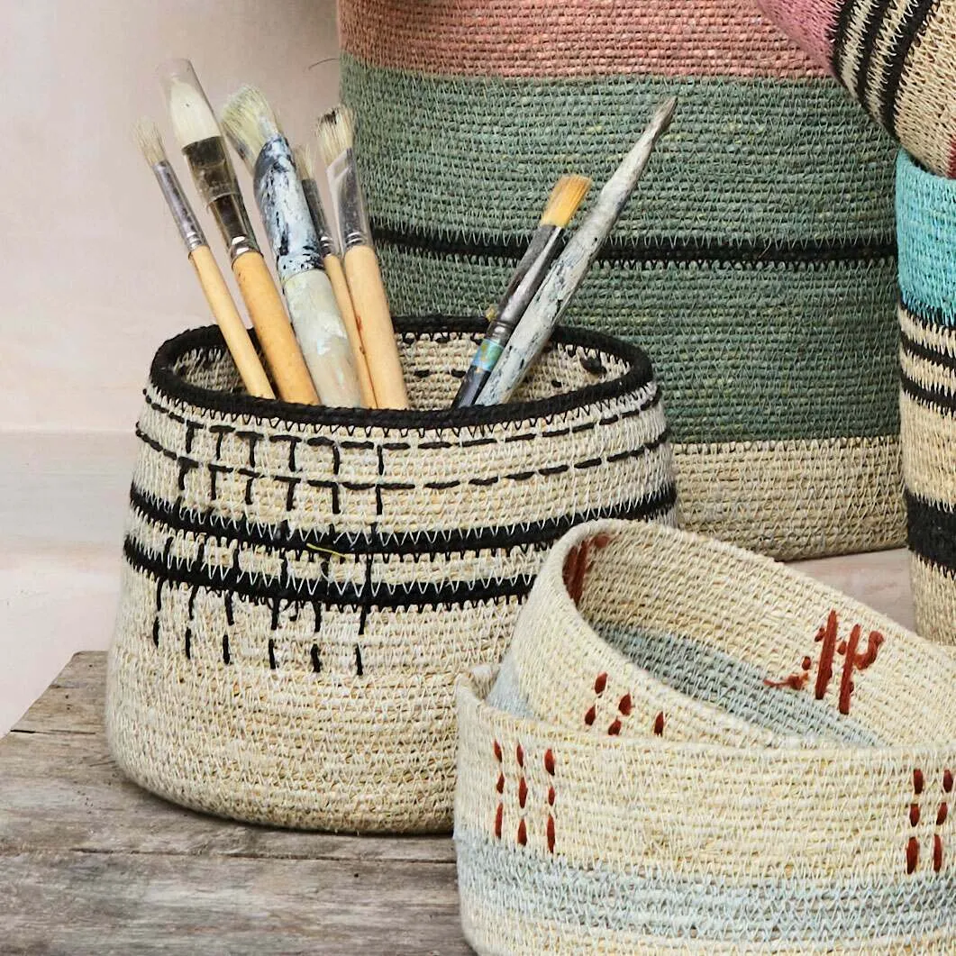 Stitched Cross Basket - Natural, Seagrass image