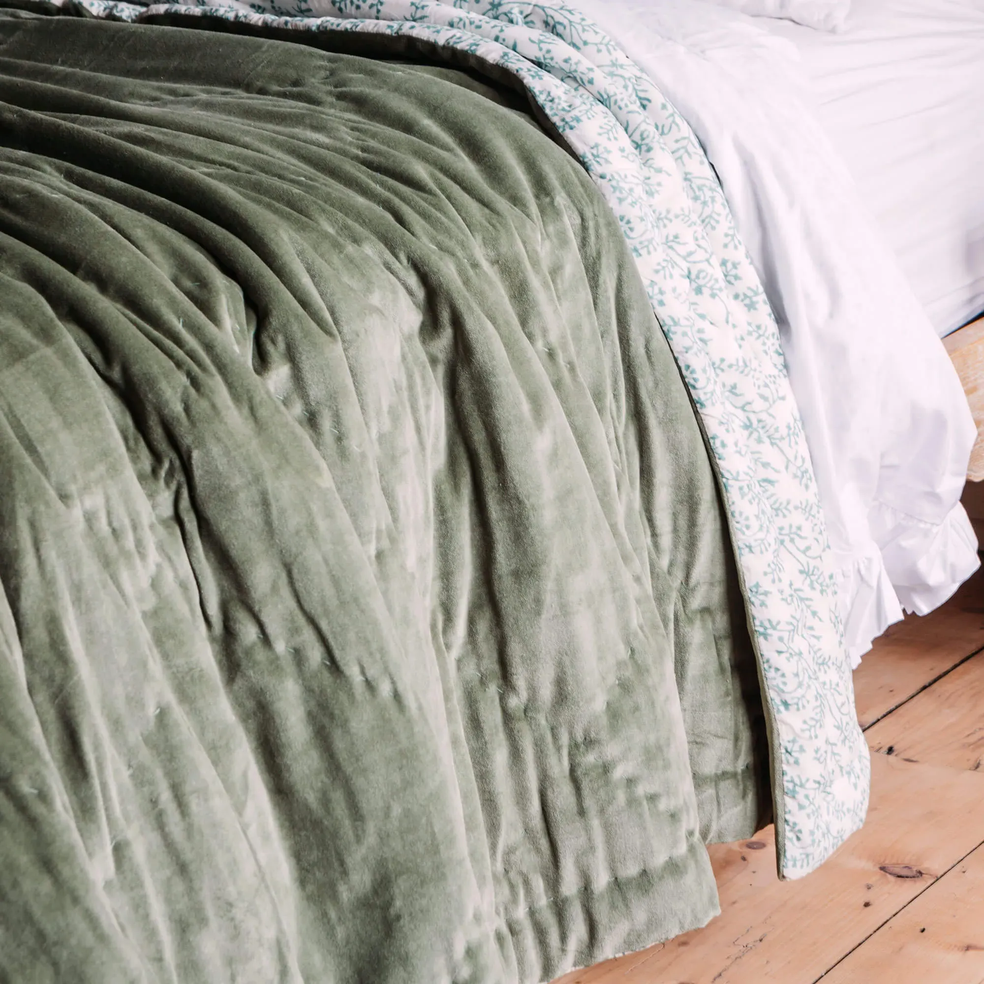 Super King Size Quilt with Printed Reverse - Sage Green, Velvet