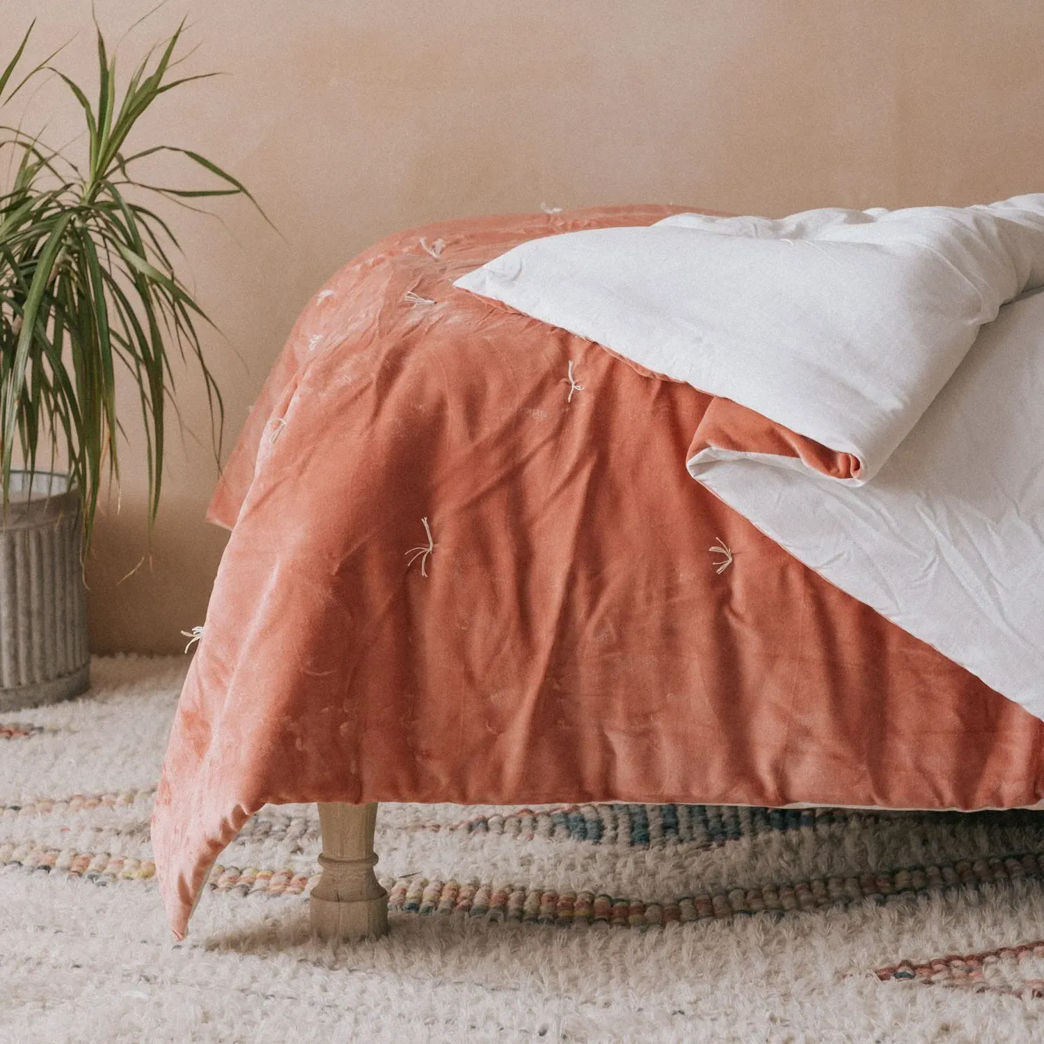 Tea Rose King Size Pebble Quilt - Pink, Velvet image