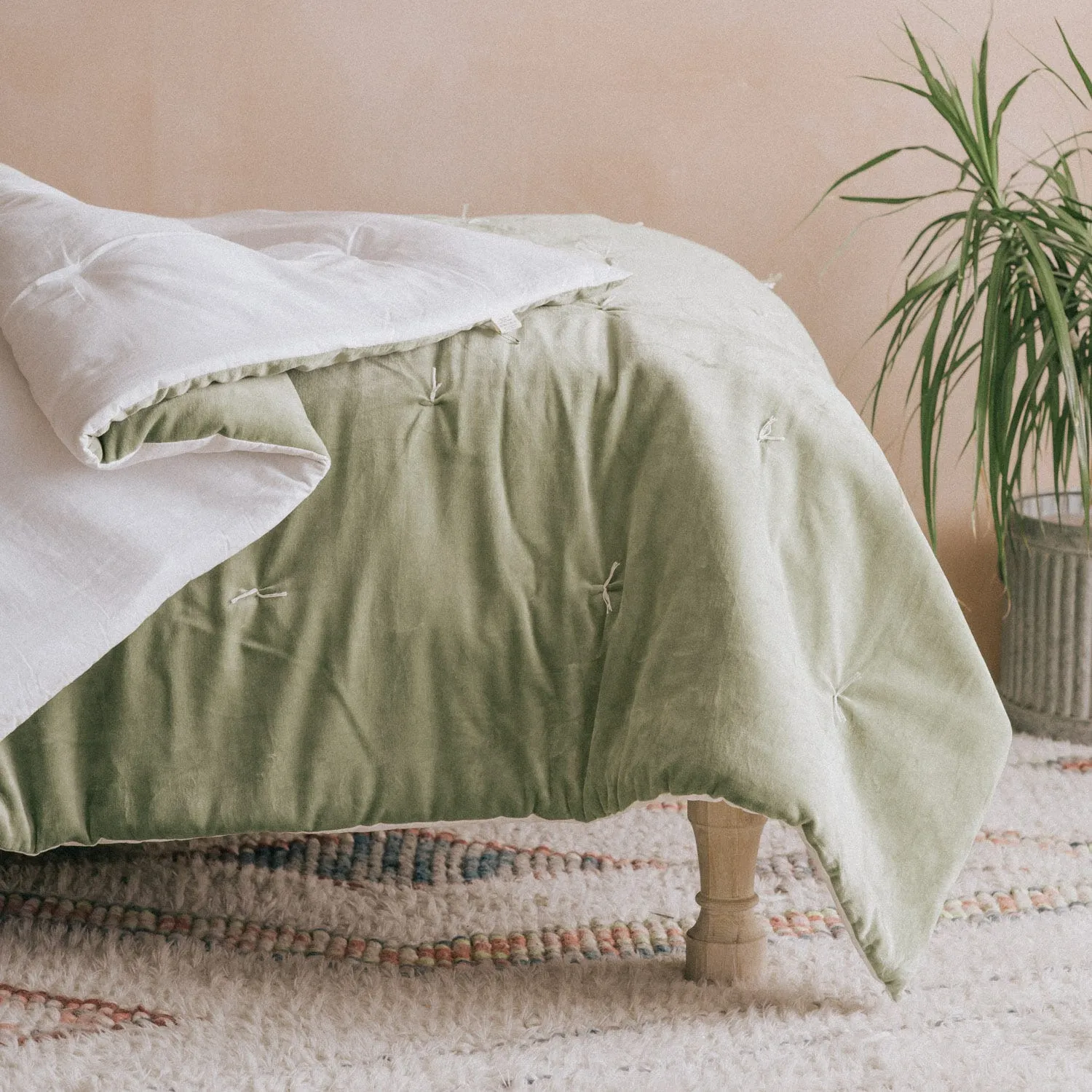 Thyme Pebble Super King Size Quilt - Green, Cotton Velvet