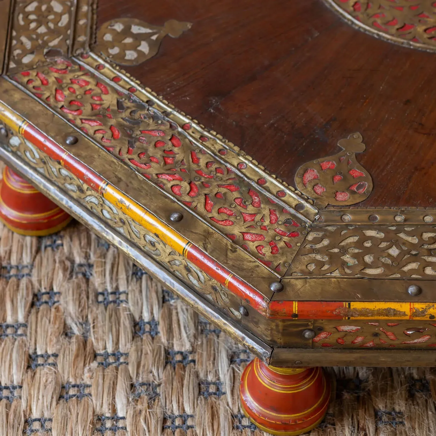 Vintage Dark Wooden Bajot Table IV - Dark Wood