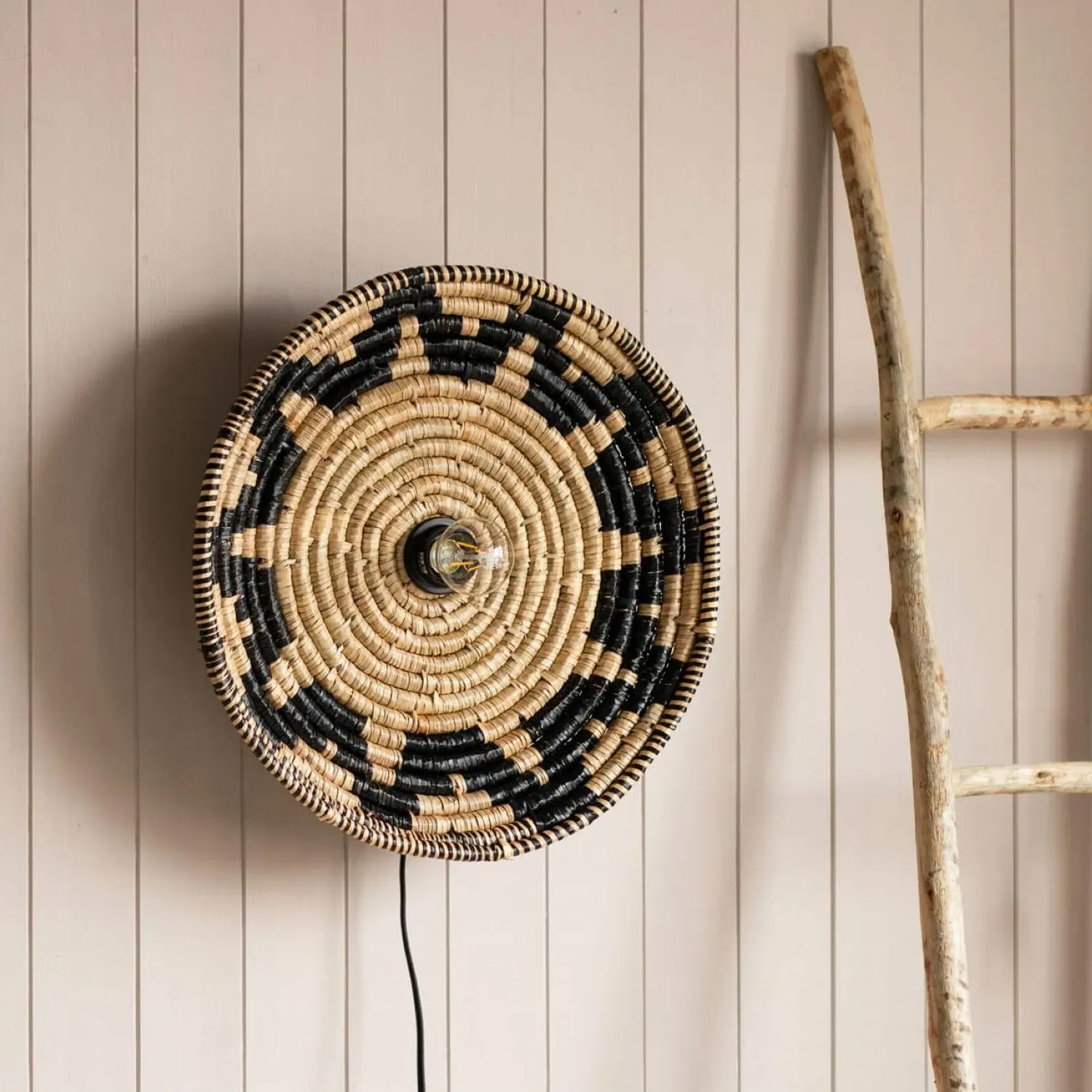Zig Zag Seagrass Wall Light - Black