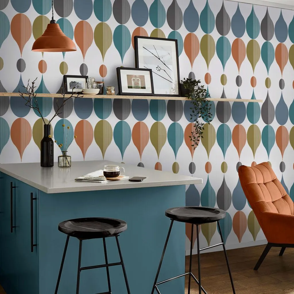 Coronation Craze Carnival Wallpaper - Multi