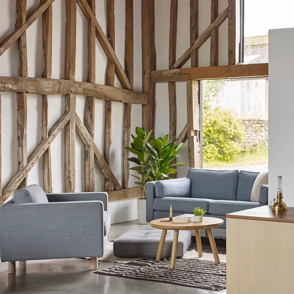 Round Coffee Table - Black, Oak