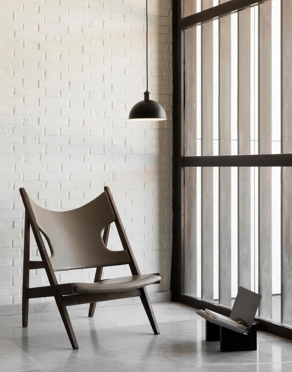 Knitting Lounge Chair with Cut-outs - Oak, Leather