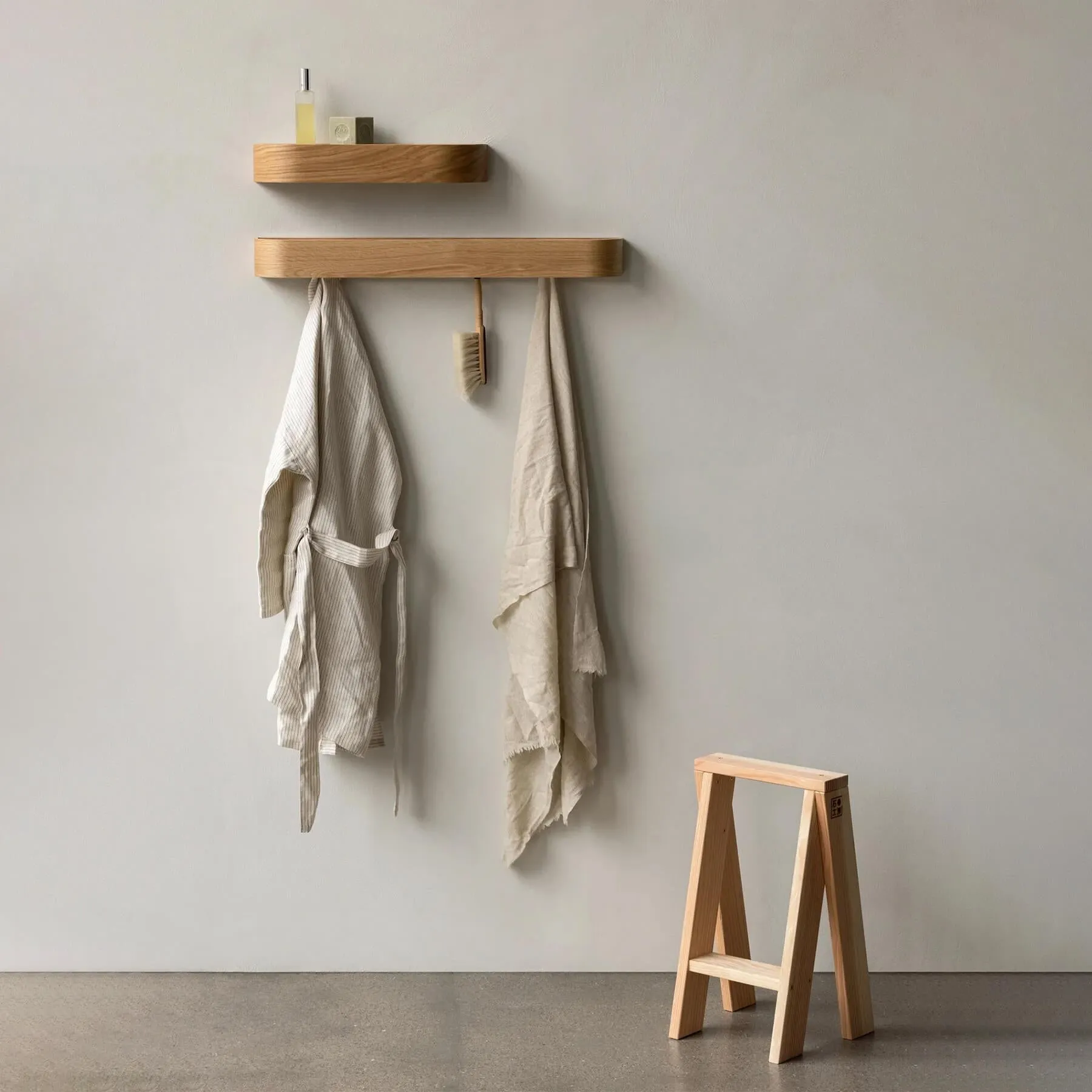 Wall-Mounted Shelf with Reversible Design - Oak