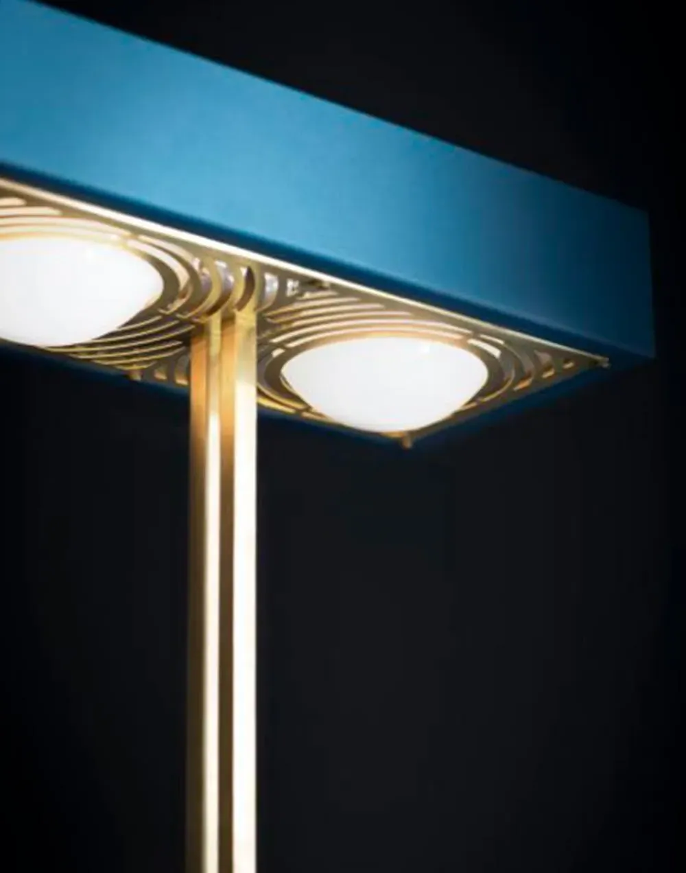 Table Lamp with Diffuser - White, Brass