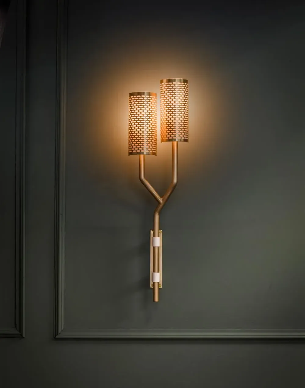 Yew Right Hand Wall Light - Brass, White