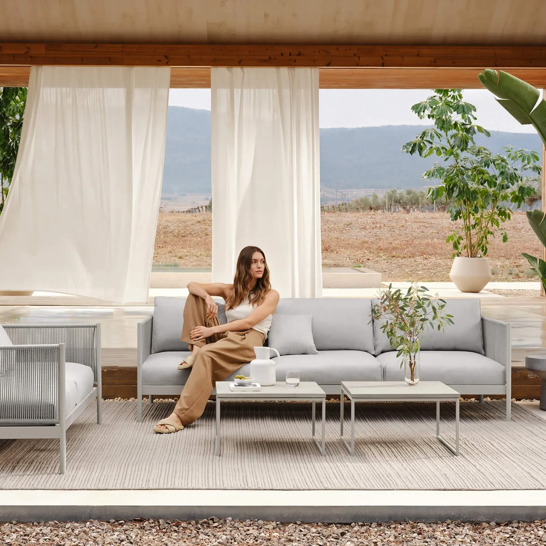 Como Coffee Table - Grey, Concrete