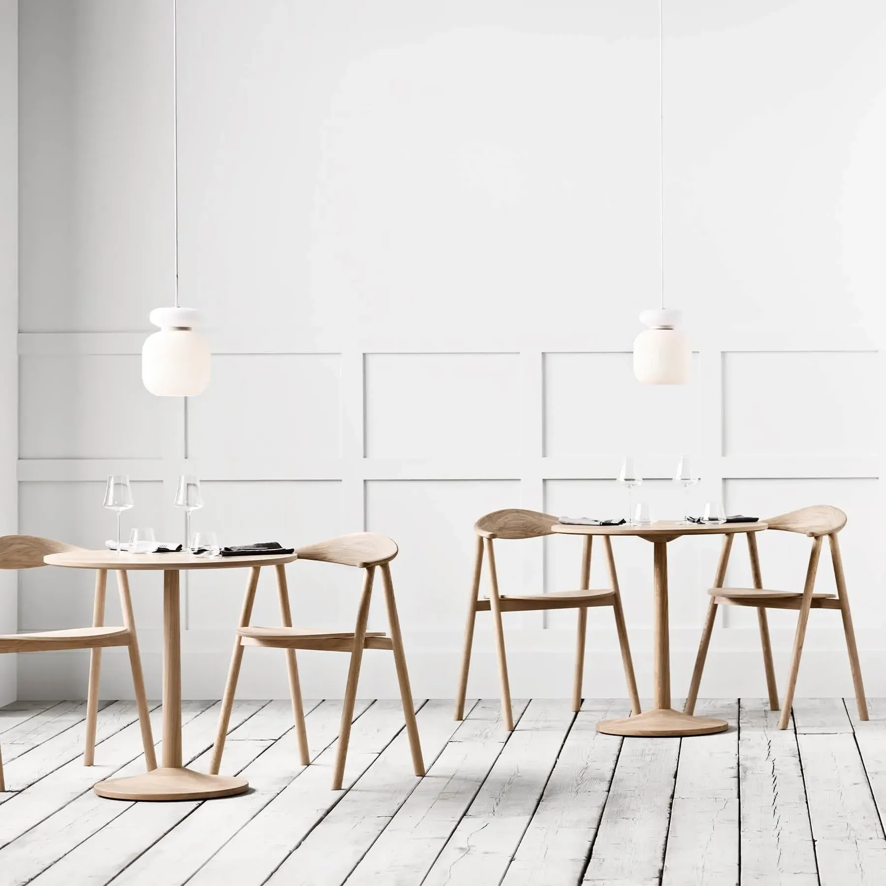 Round Dining Table - Grey, Oak Laminate