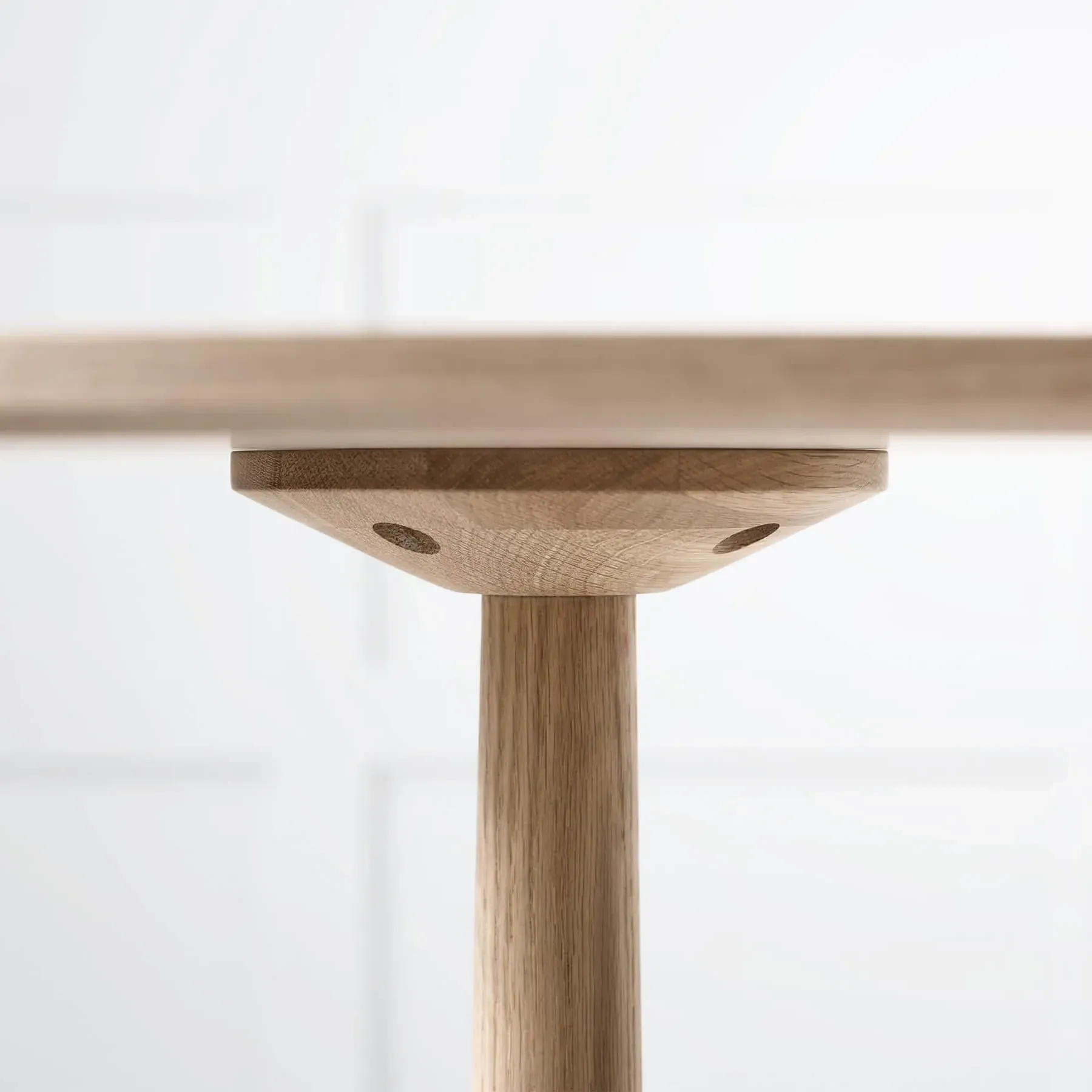 Round Dining Table - Oak, Lacquered Wood