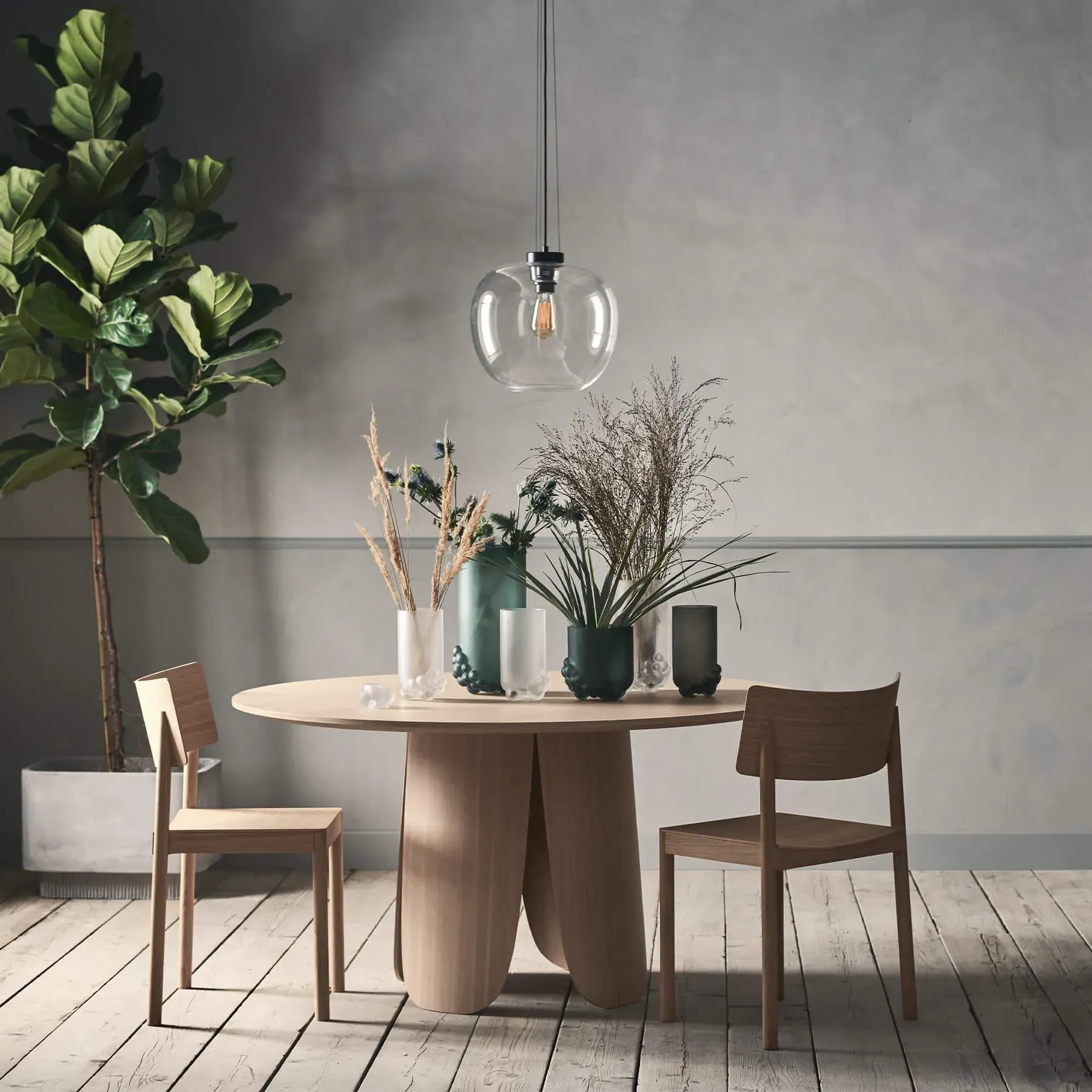 Round Dining Table - Oak, Lacquered Wood