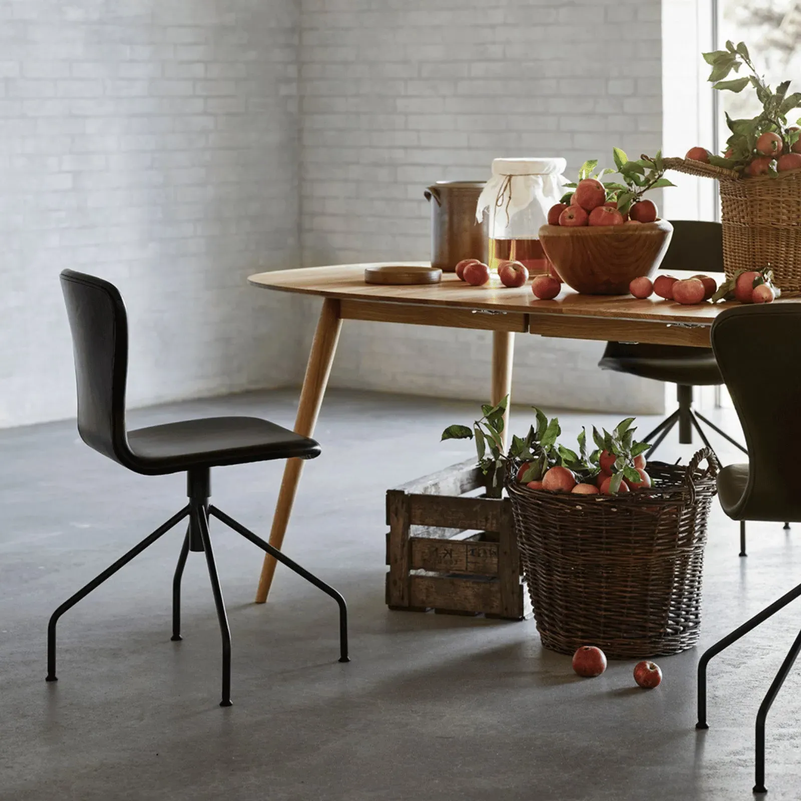 Swivel Office Chair with Shell - Cognac, Leather