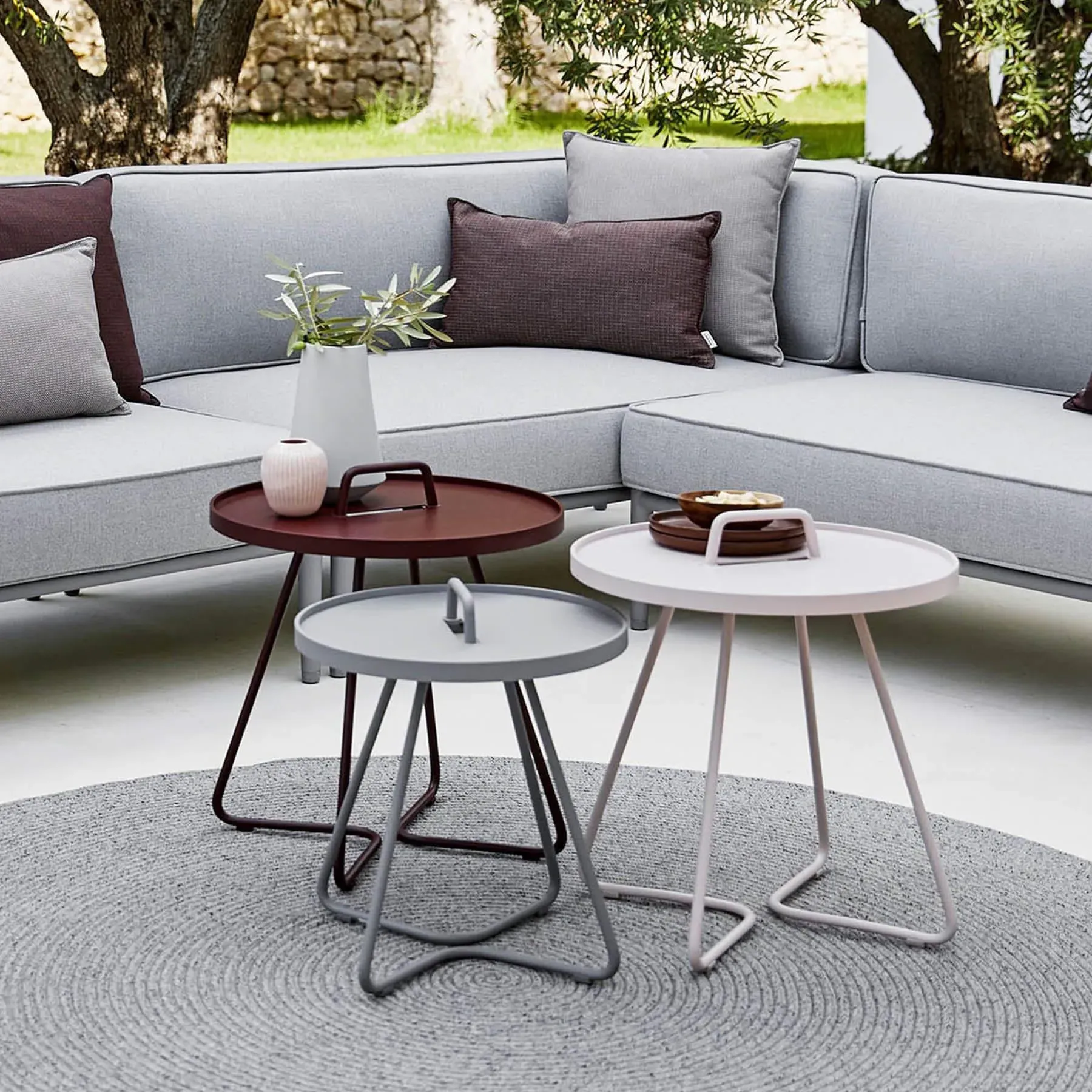 Large Side Table with Handle - Taupe, Aluminium