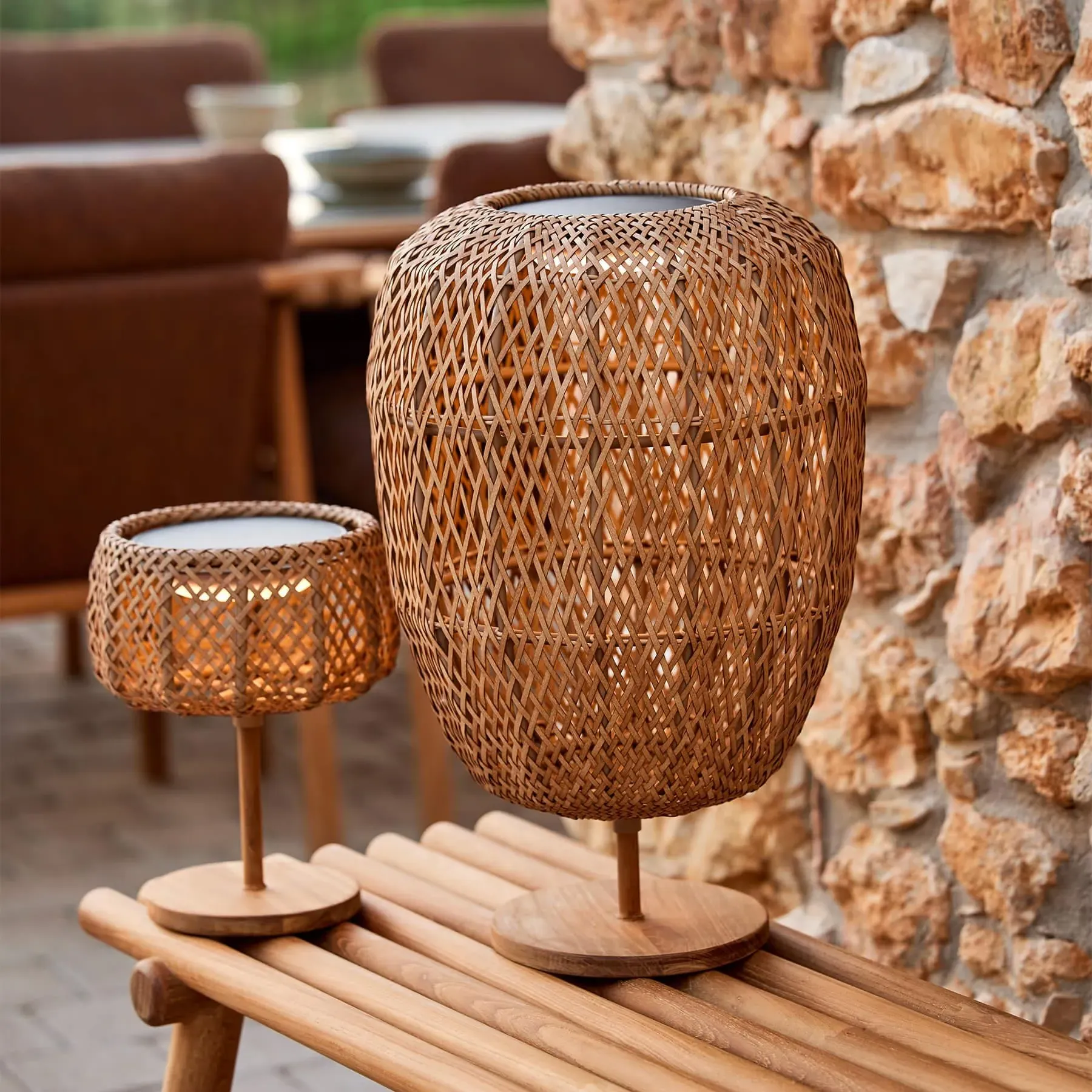 Medium Solar Table Light with LED - Natural, Weave