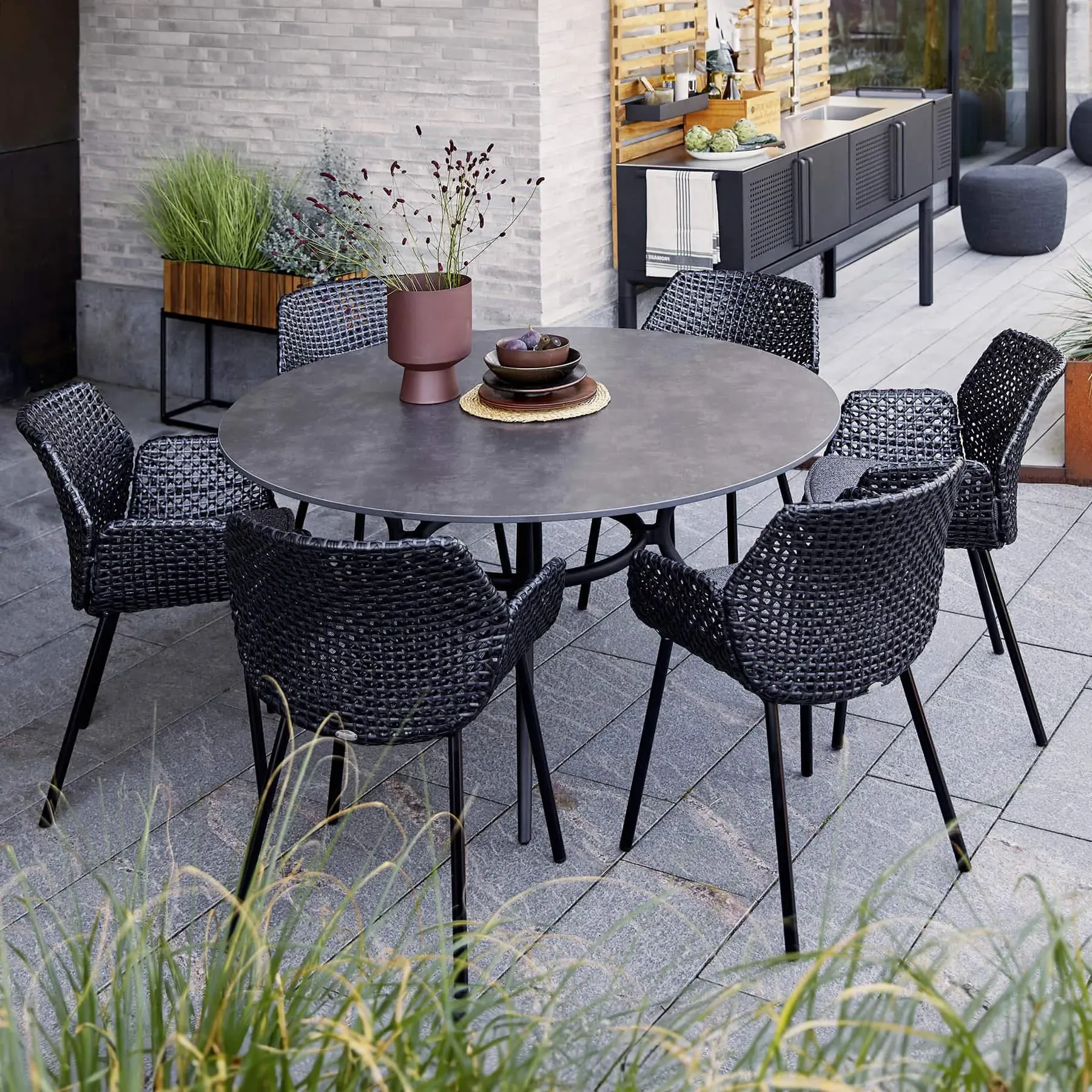 Round Dining Table - Lava Grey, Teak