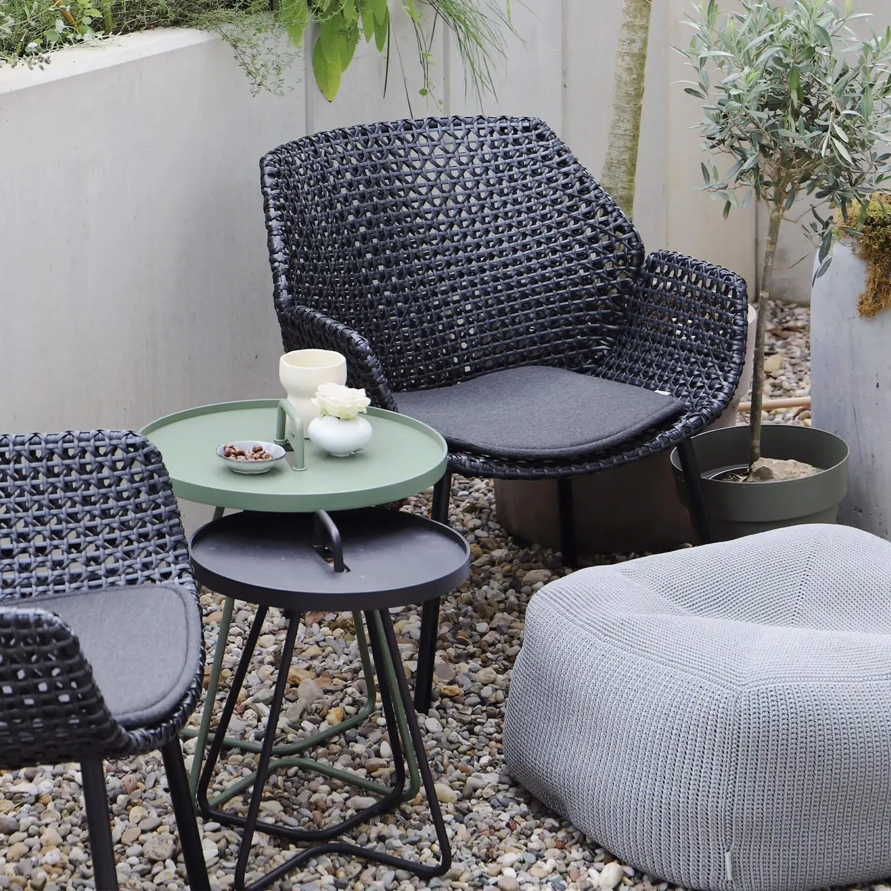 Small Side Table with Handle - Black, Aluminium