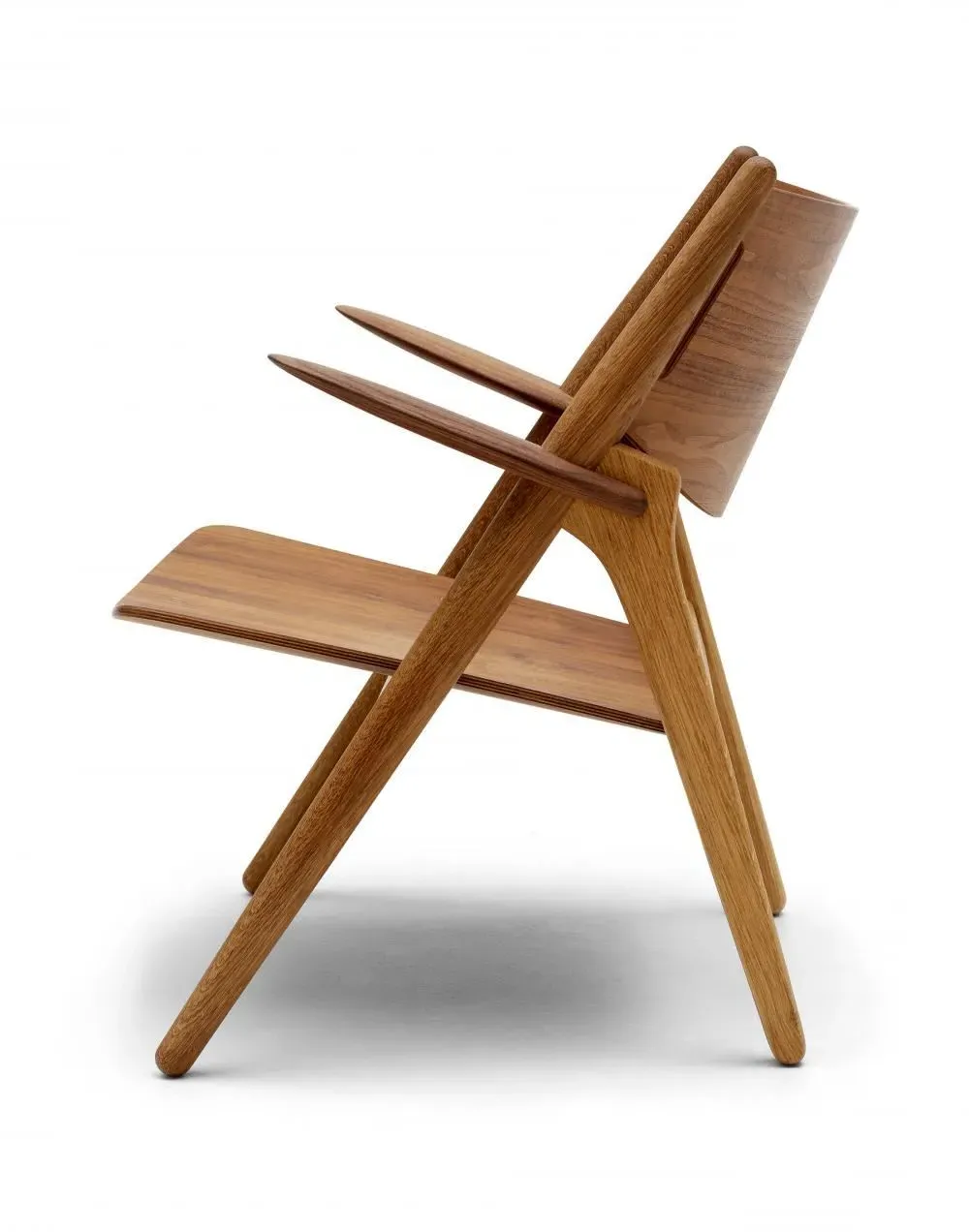 CH28T Lounge Chair - Walnut