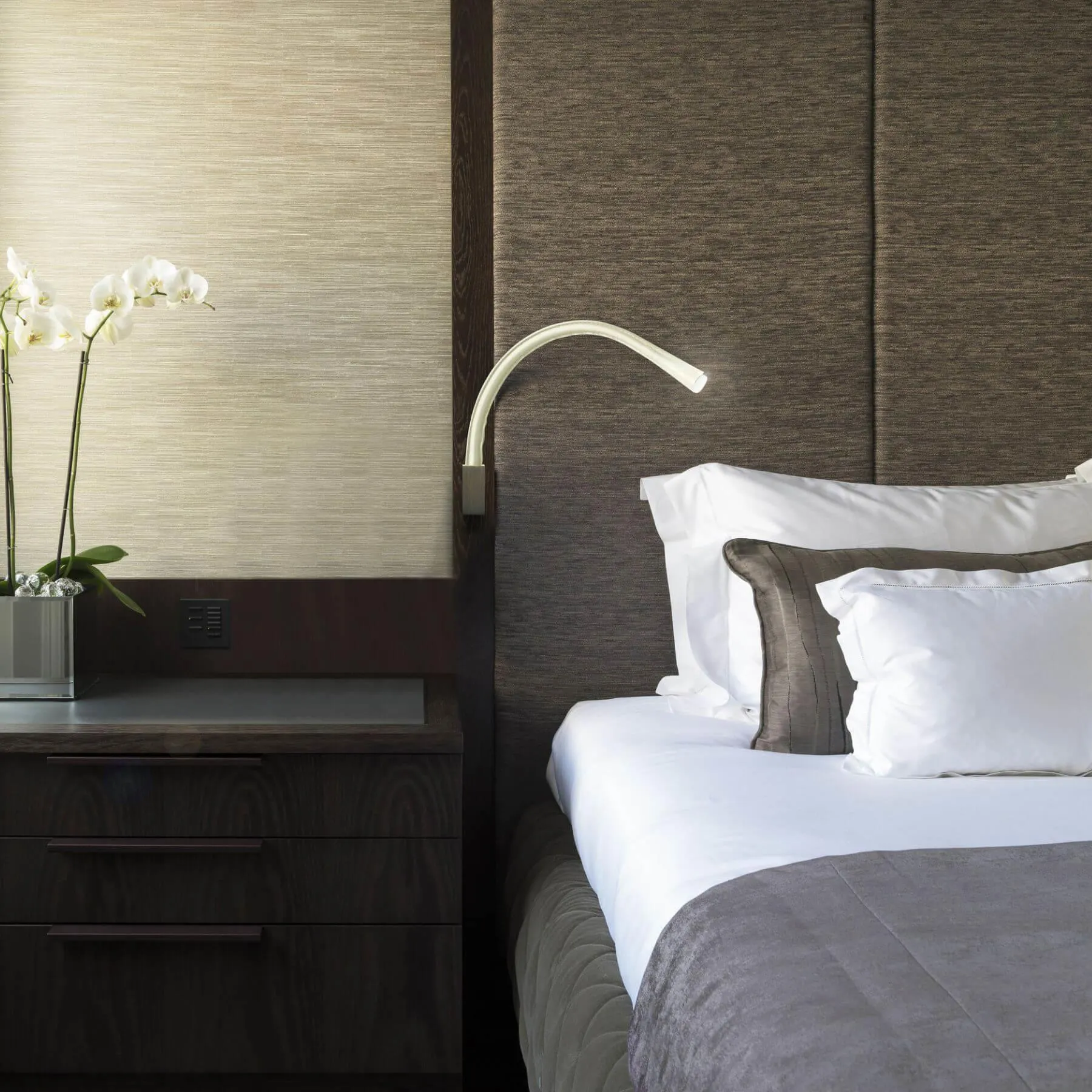 Flexible Wall Light with Switch - Black, Leather