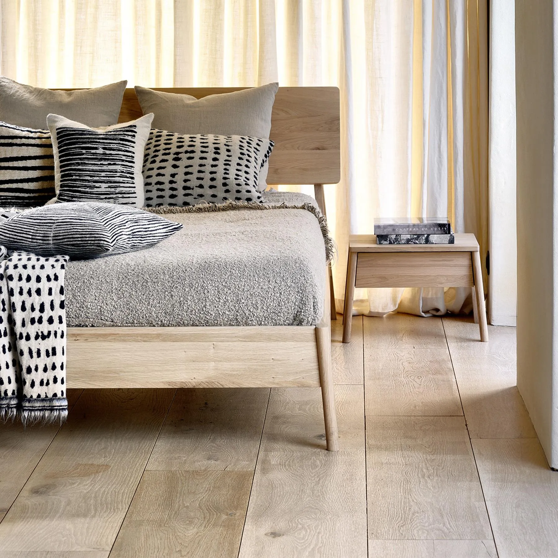 Air Bedside Table - Oak