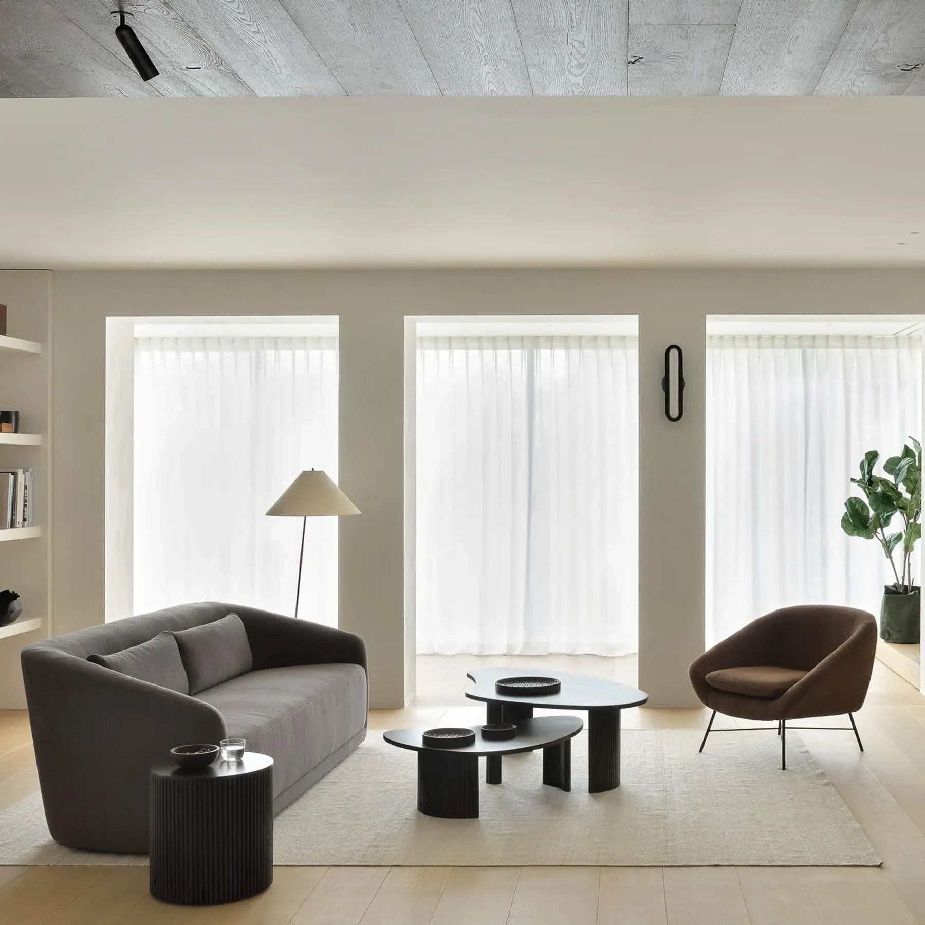 Barrow Lounge Chair with Metal Base - Pine Green