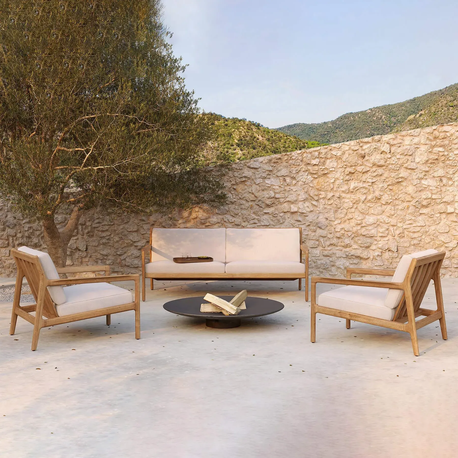 Outdoor Lounge Chair - Off White, Teak