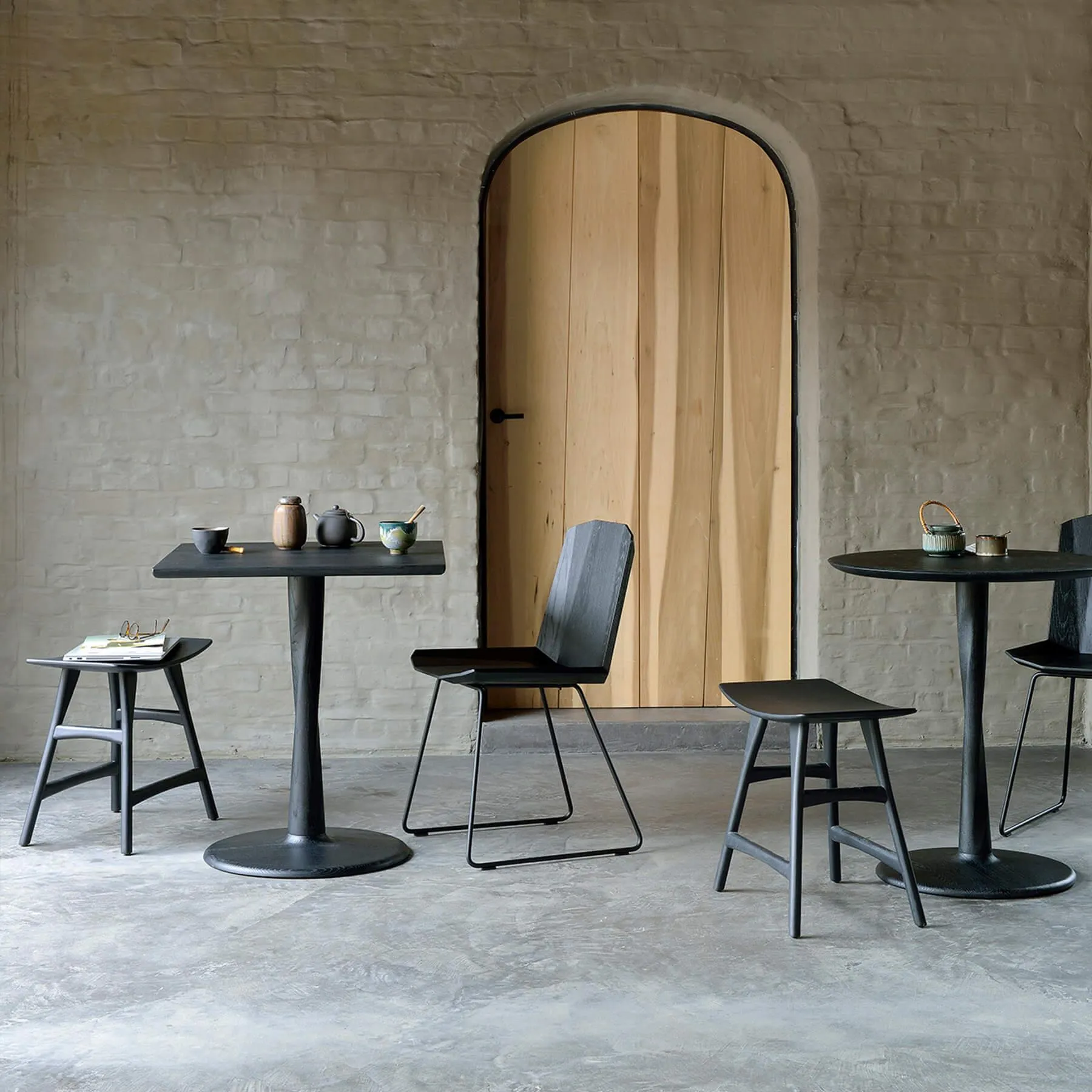 Square Dining Table with Twisted Base - Oak