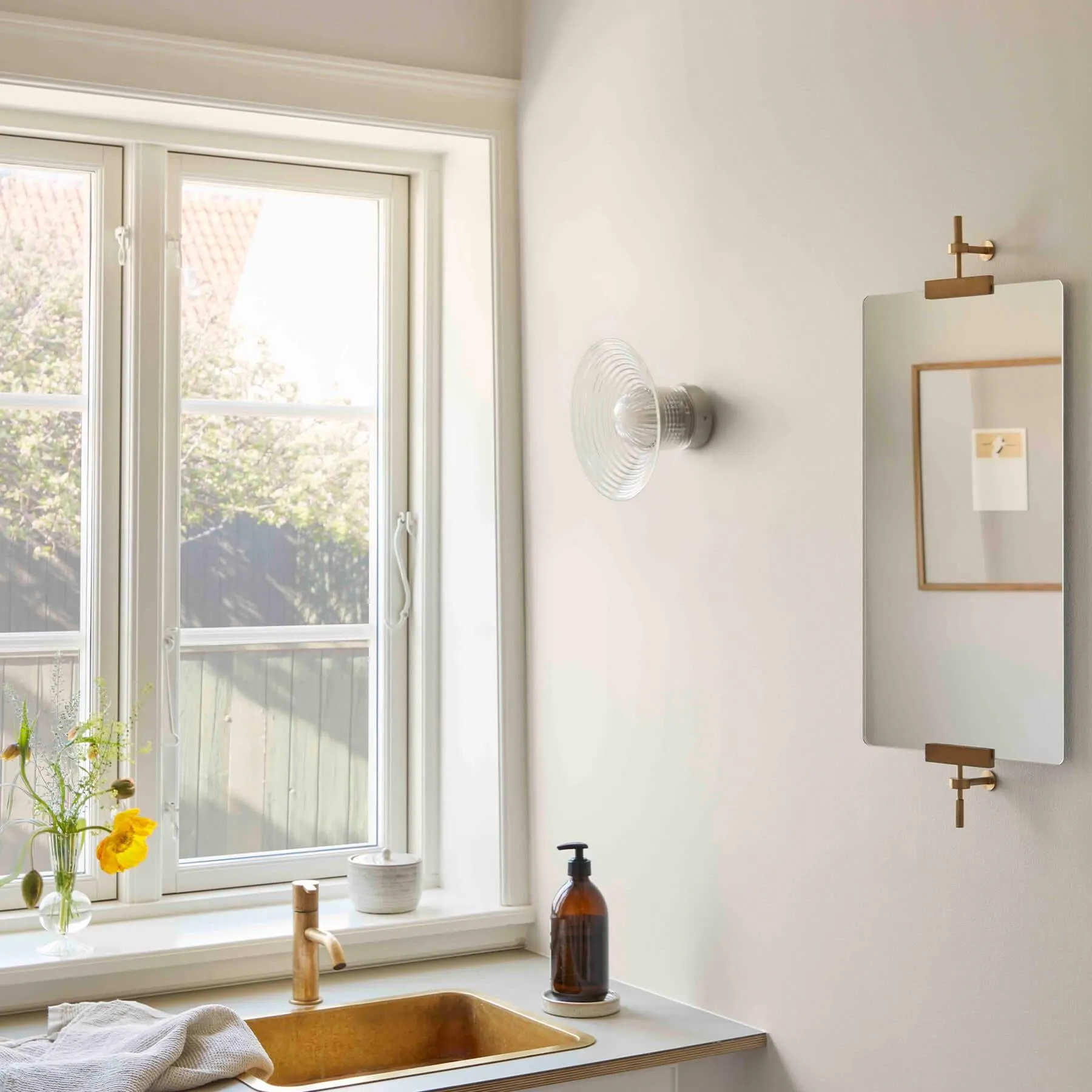 Sletterhage Wall Light with Fluted Glass Shade