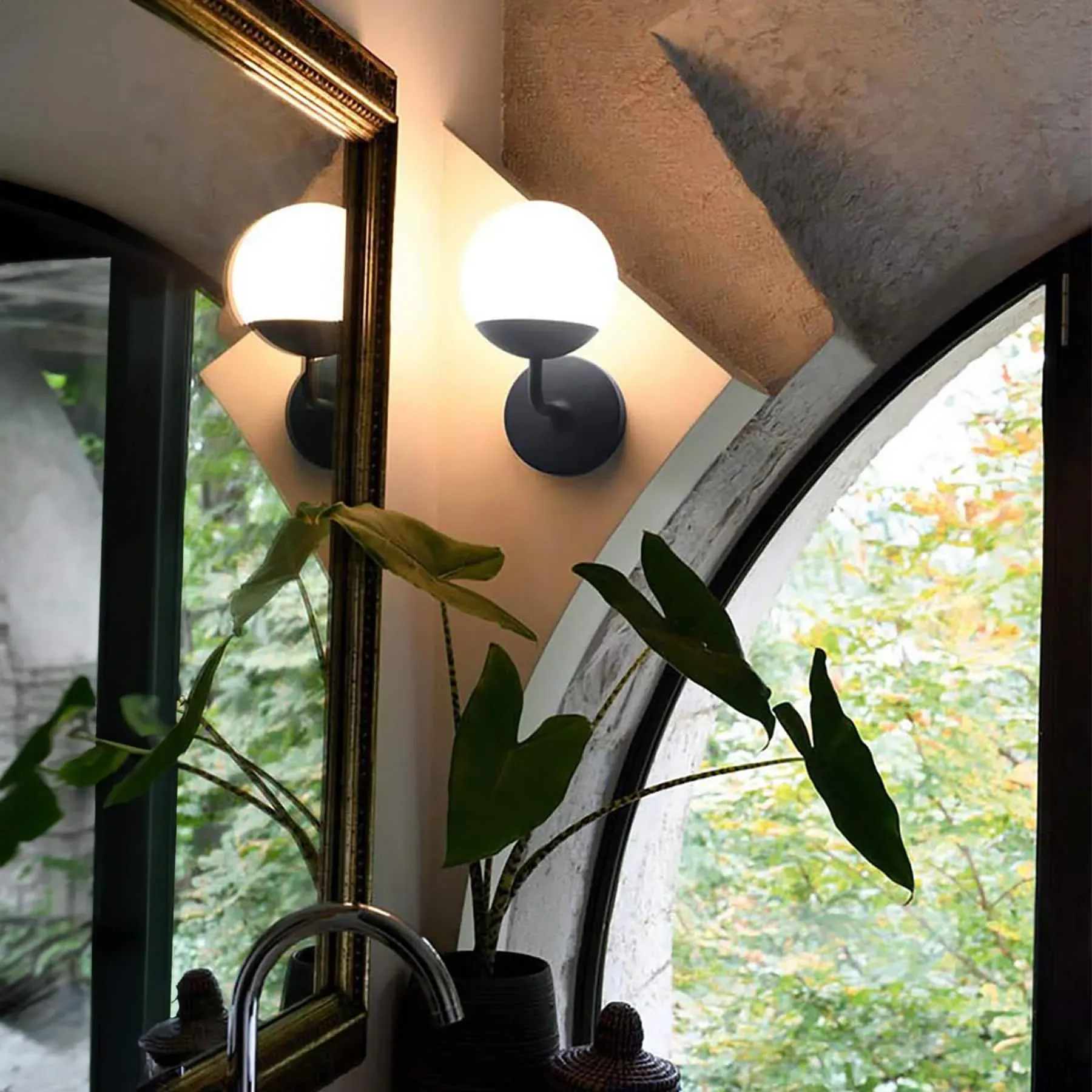 Outdoor Wall Light with Globe - Cactus, Aluminium