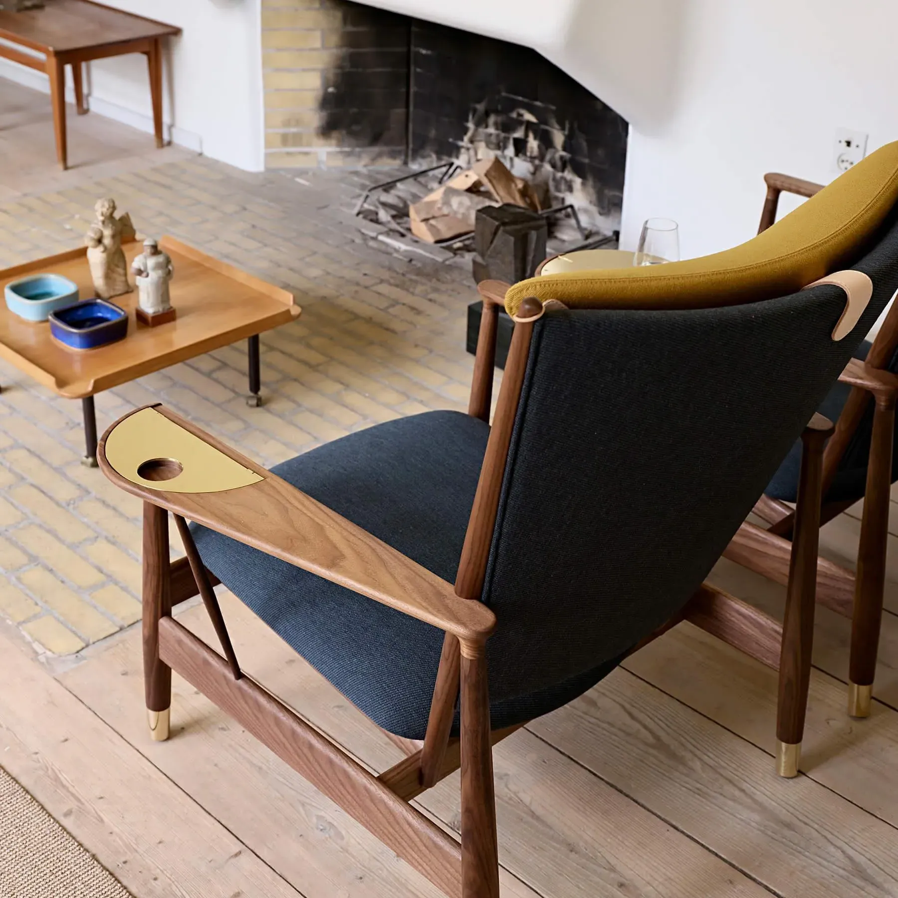 Lounge Chair with Tray - Black, Leather