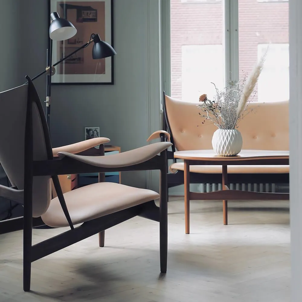 The Chieftain Lounge Chair - Black, Oak