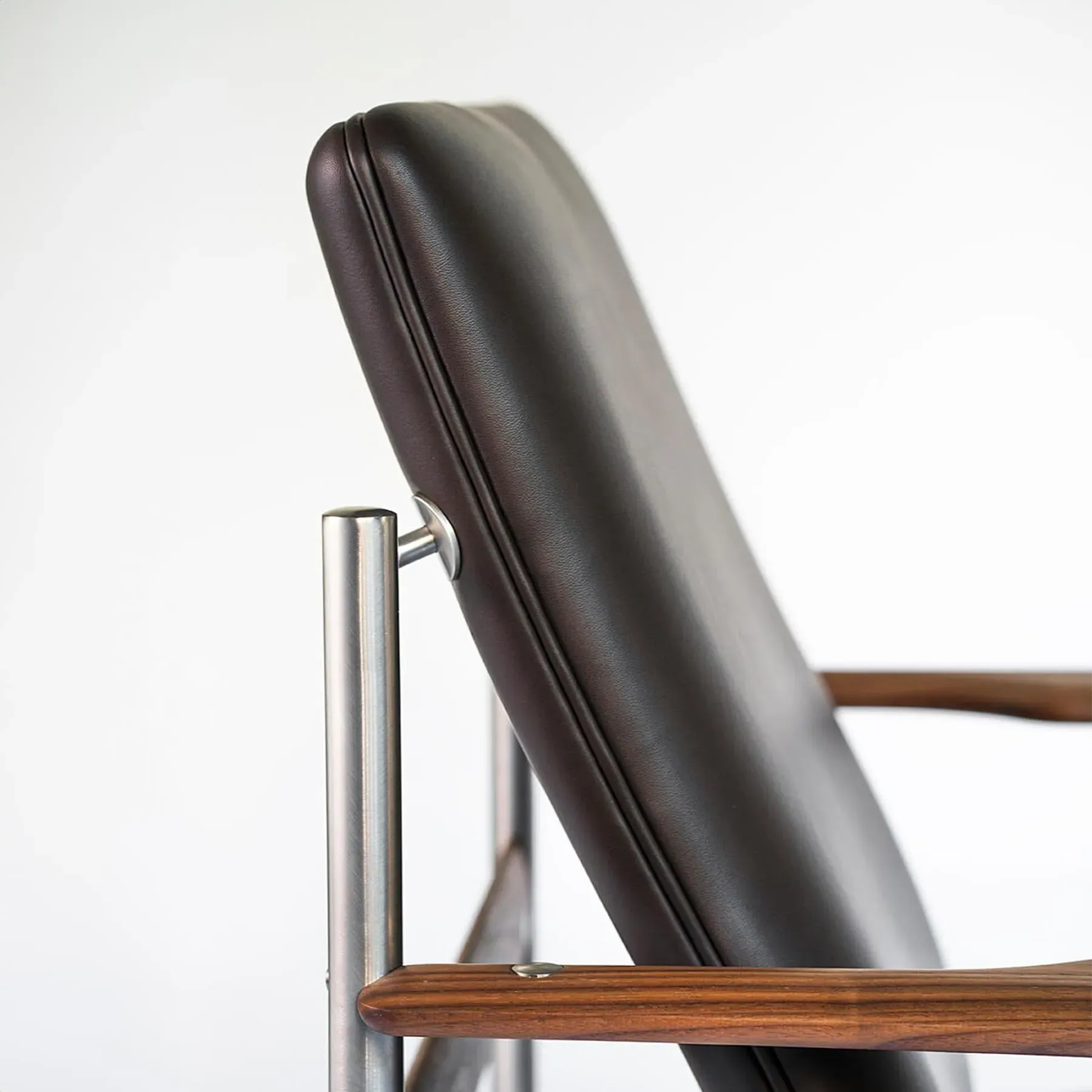 Lounge Chair with Steel Base - Brown, Leather