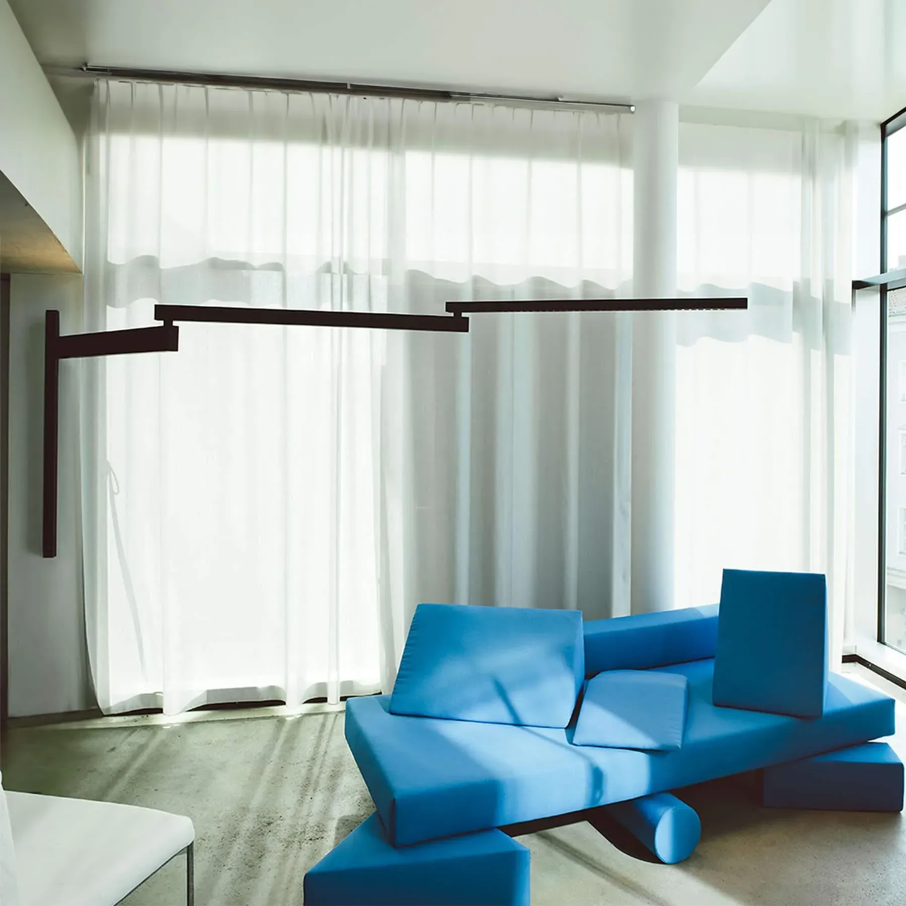 Extendable Wall Light Standard - Black, Aluminium