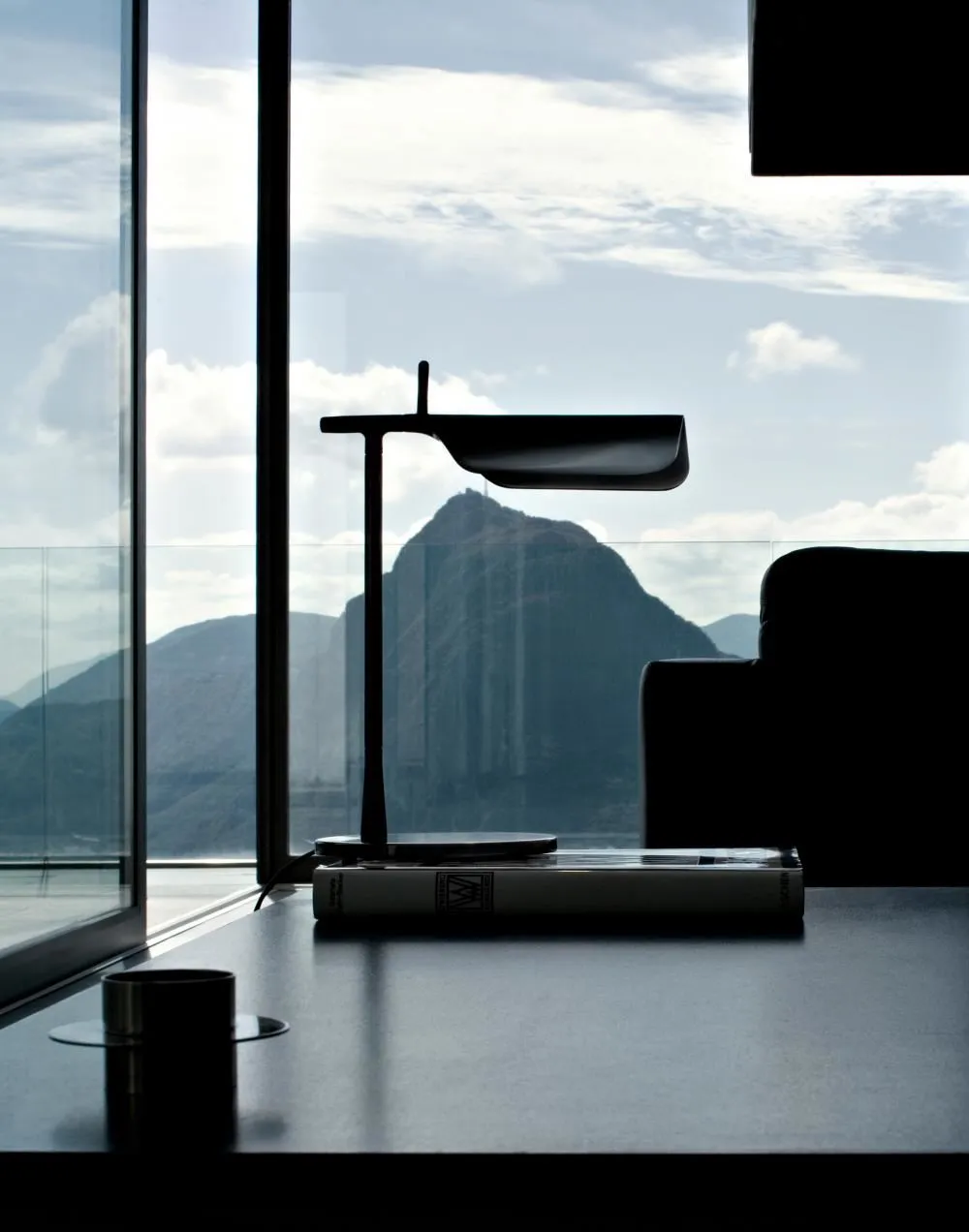 Table Lamp with Adjustable Neck - Black